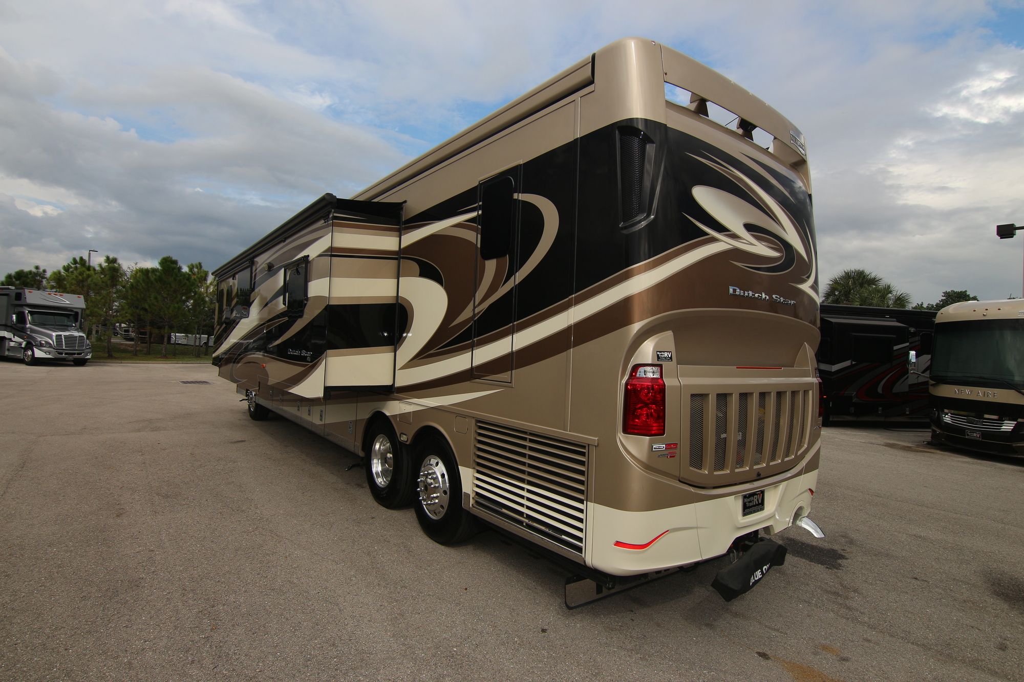 Used 2016 Newmar Dutch Star 4369 Class A  For Sale