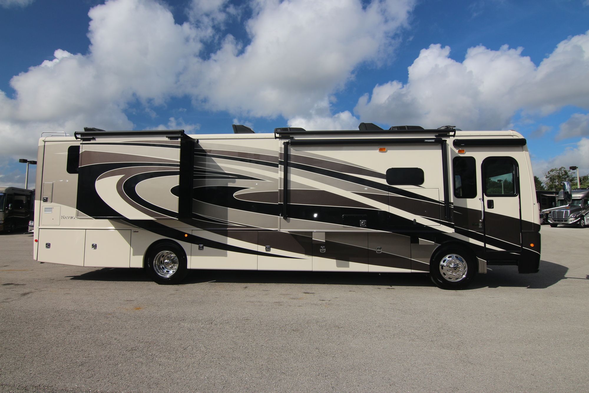 Used 2018 Holiday Rambler Navigator 38K Class A  For Sale