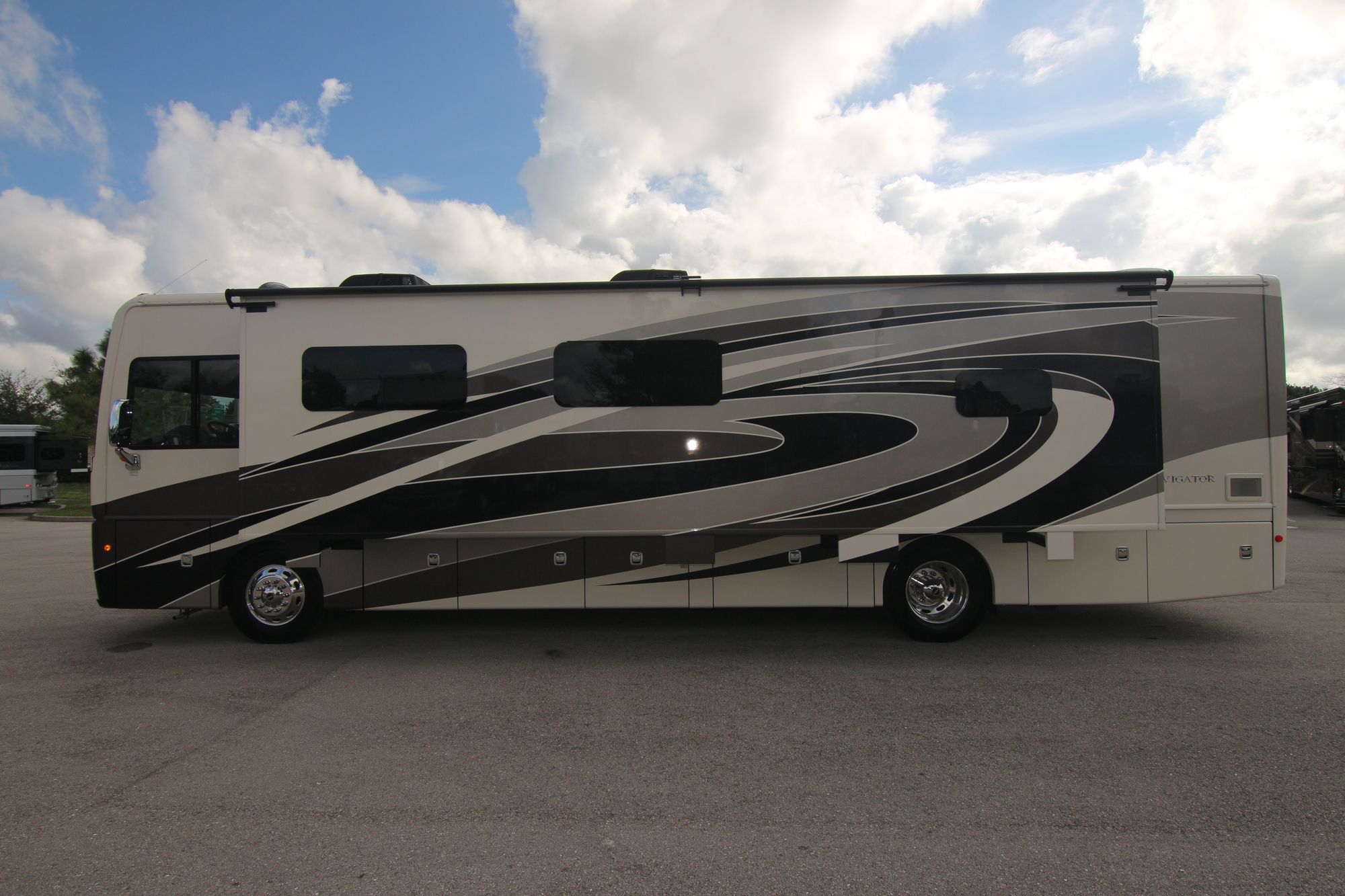 Used 2018 Holiday Rambler Navigator 38K Class A  For Sale