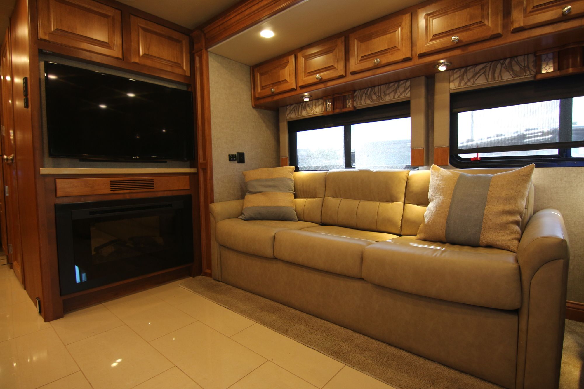 Used 2017 Tiffin Motor Homes Allegro Red 33AA Class A  For Sale