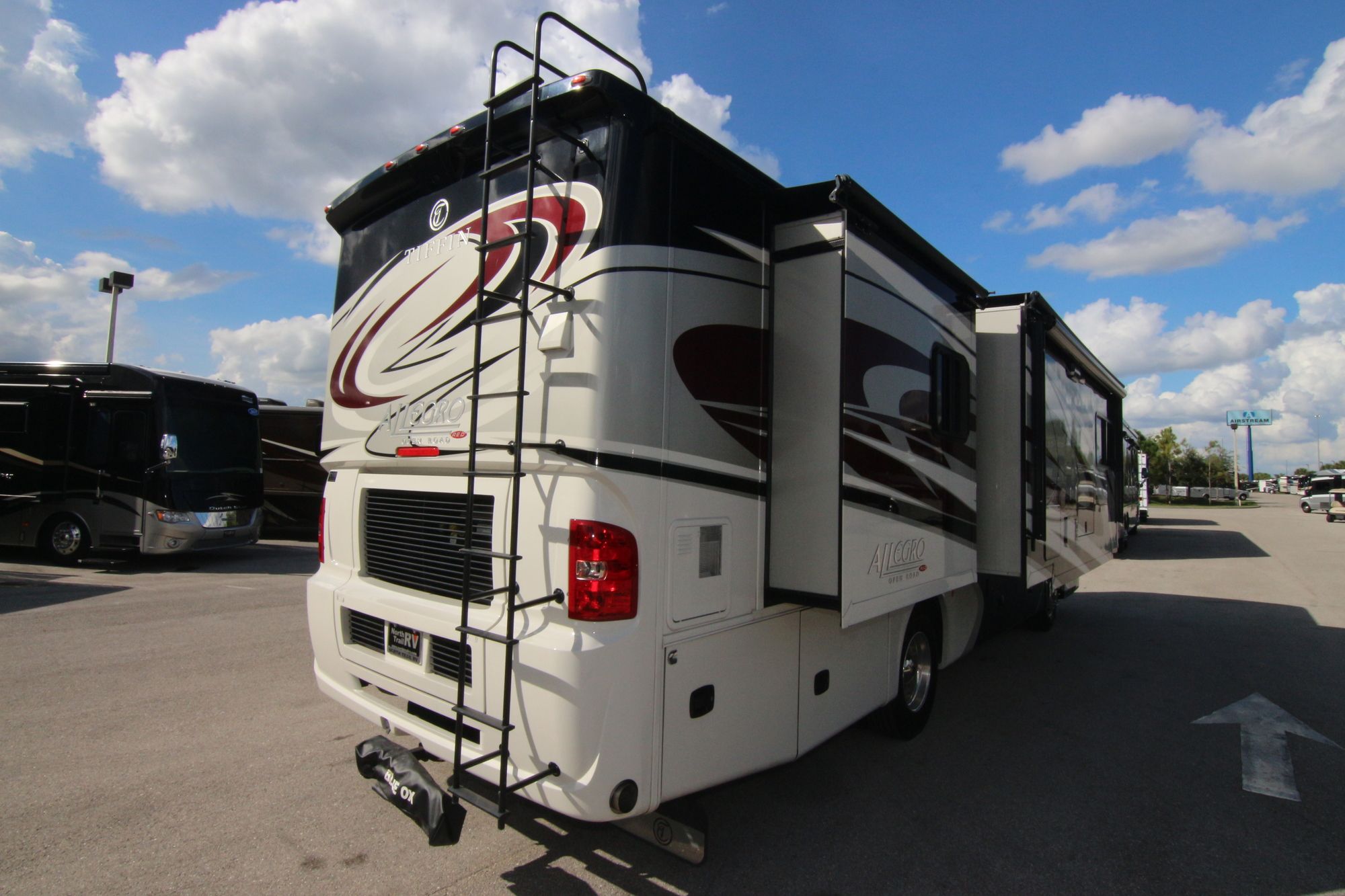 Used 2017 Tiffin Motor Homes Allegro Red 33AA Class A  For Sale