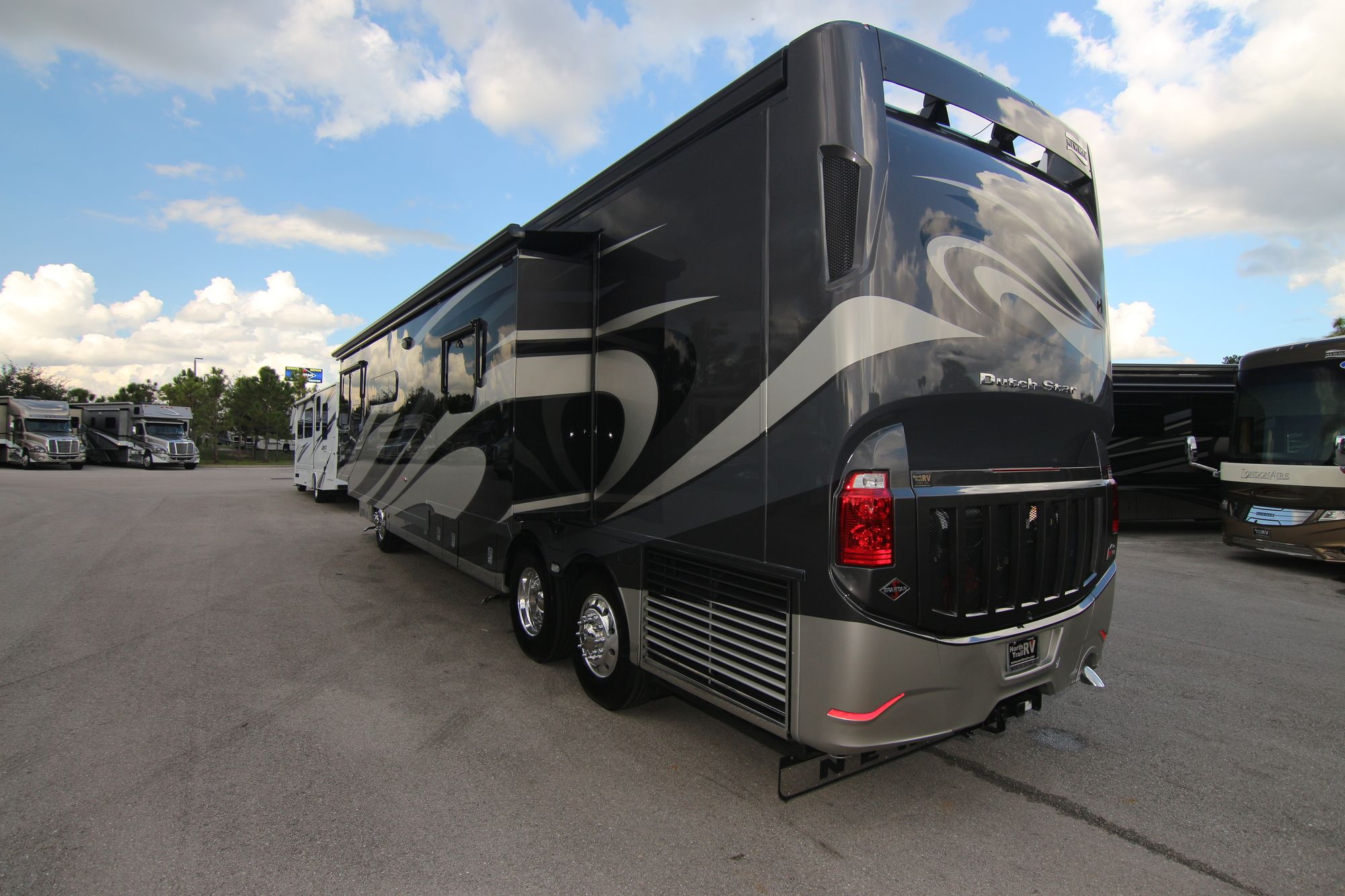 Used 2018 Newmar Dutch Star 4002 Class A  For Sale