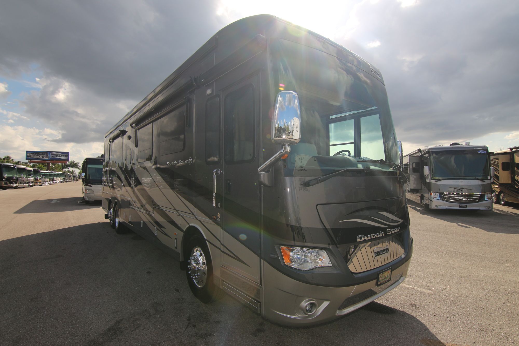 Used 2018 Newmar Dutch Star 4002 Class A  For Sale