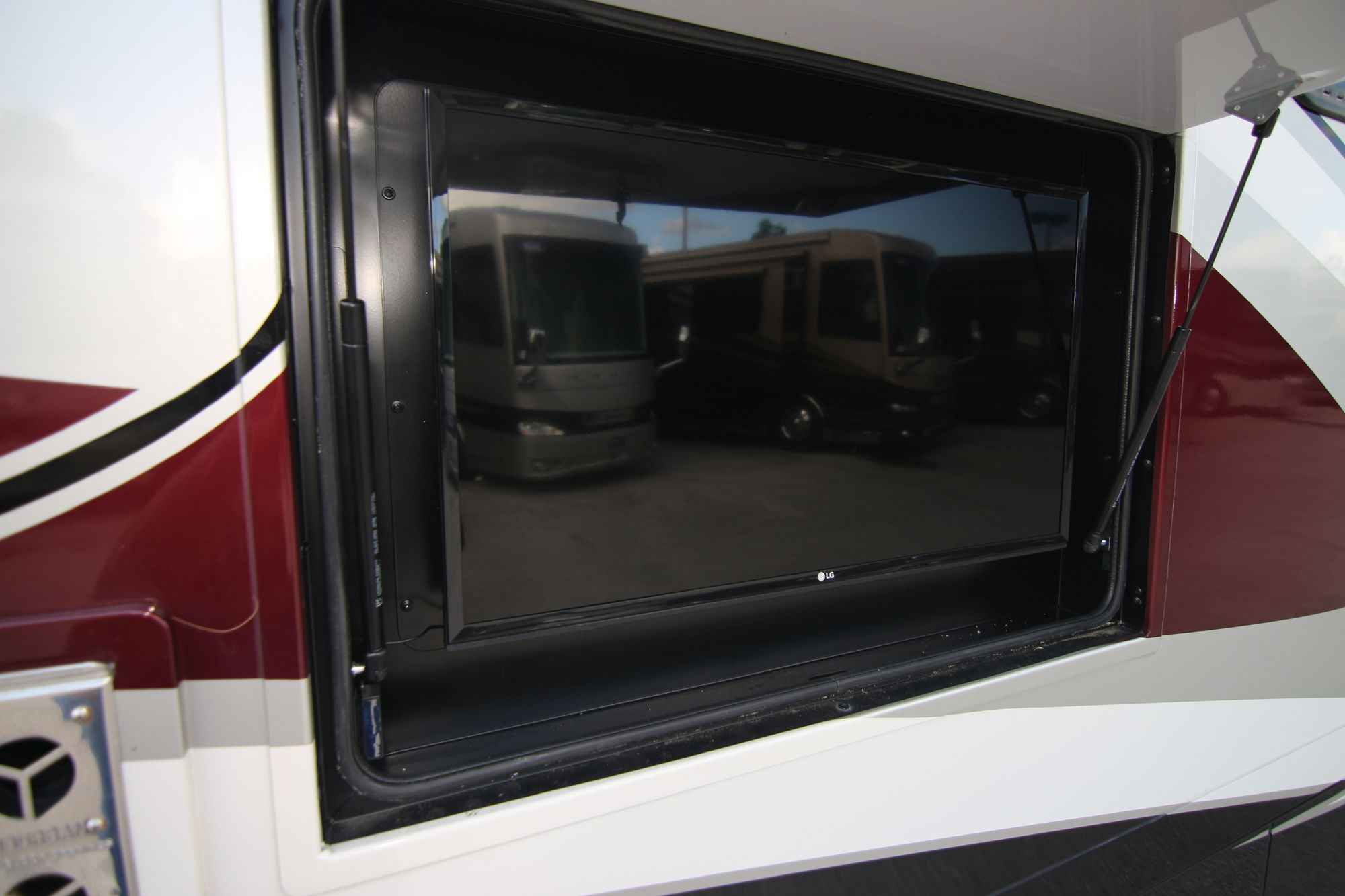 Used 2017 Tiffin Motor Homes Allegro Red 33AA Class A  For Sale