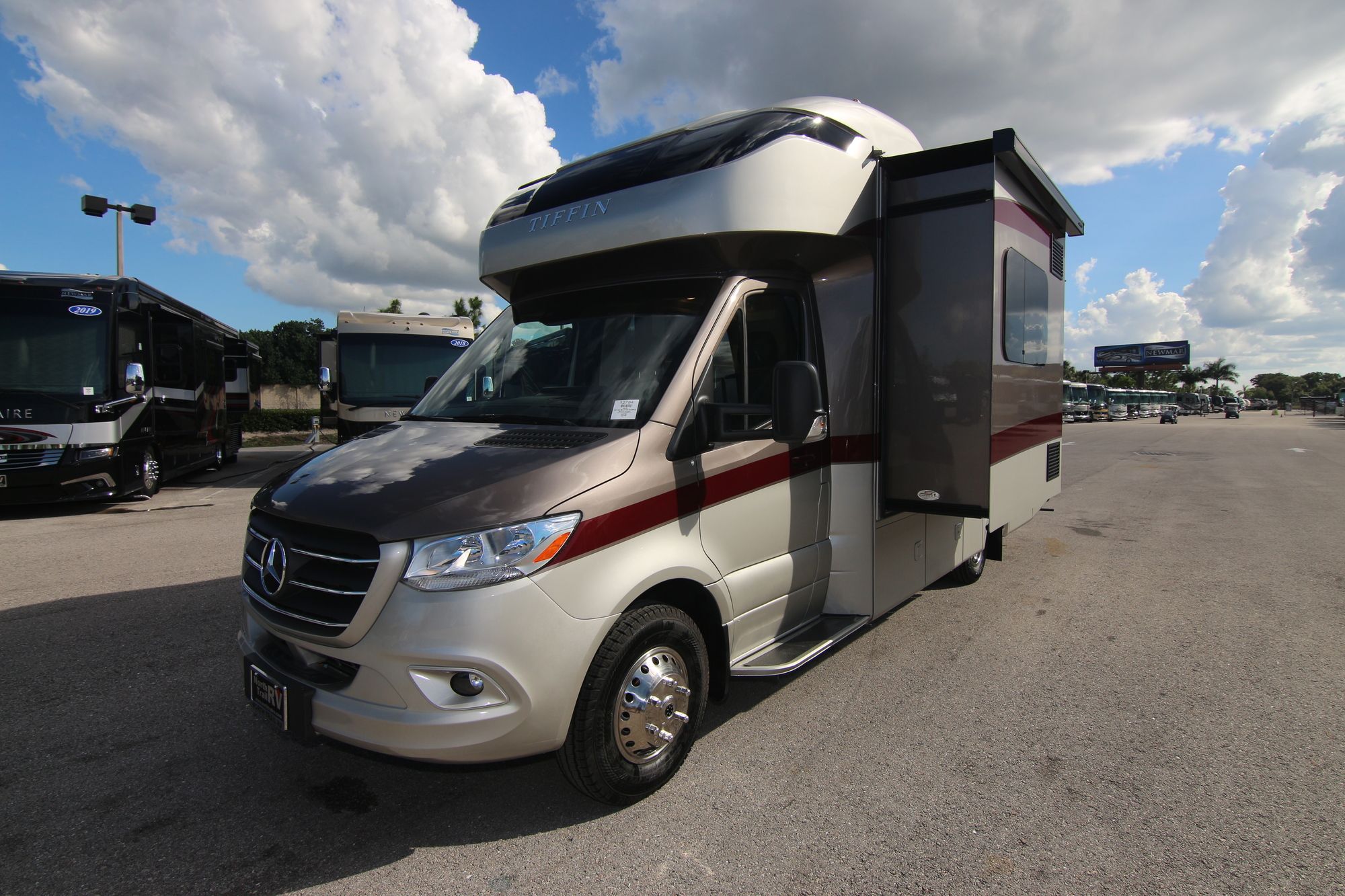 New 2020 Tiffin Motor Homes Wayfarer 24TW Class C  For Sale