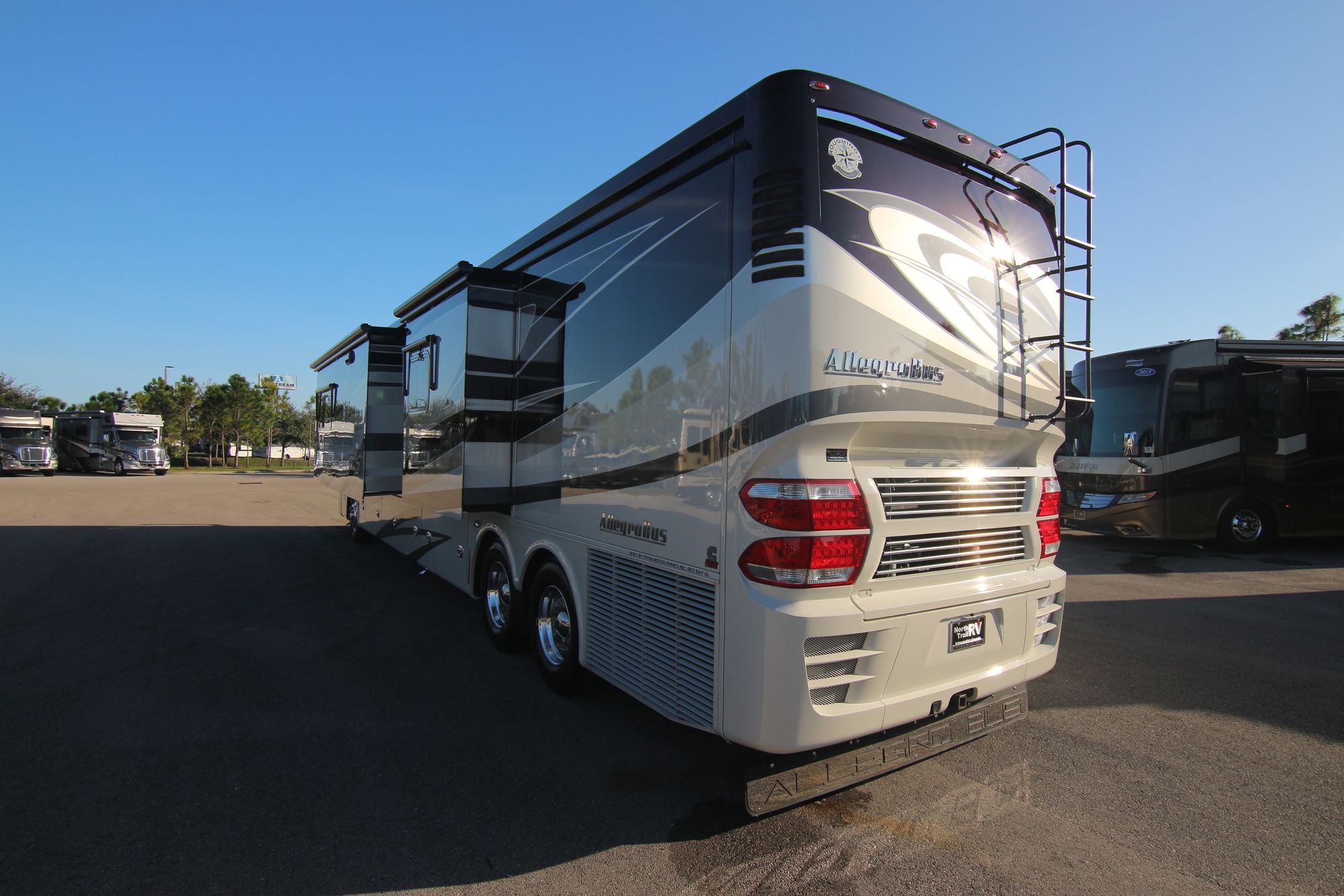 Used 2015 Tiffin Motor Homes Allegro Bus 45LP Class A  For Sale