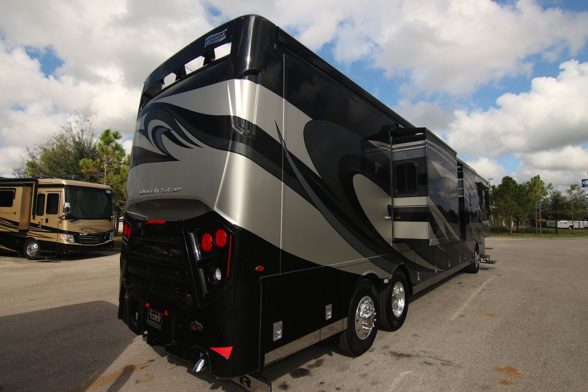 Used 2019 Newmar Dutch Star 4369 Class A  For Sale