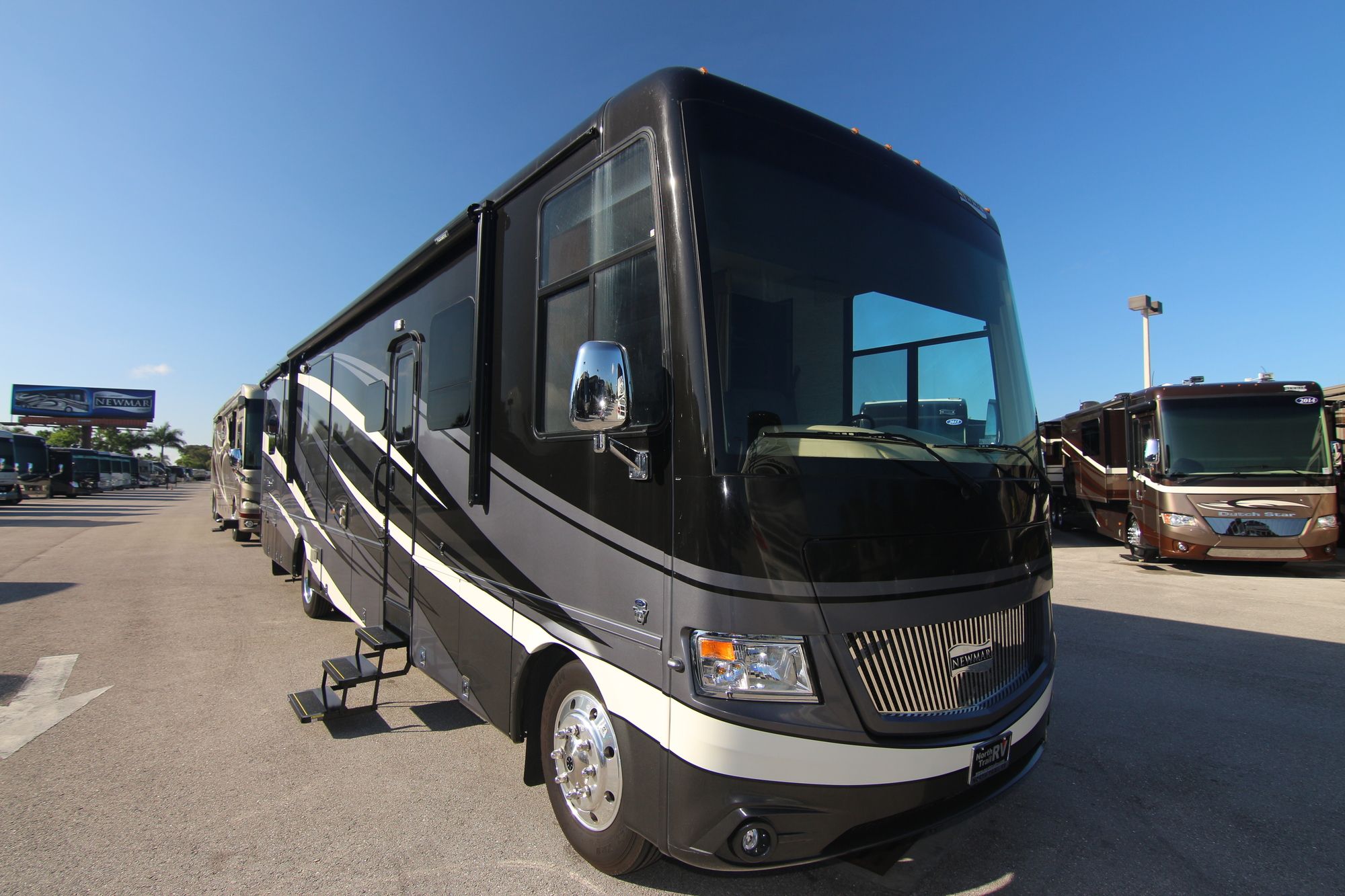 Used 2018 Newmar Canyon Star 3911 Class A  For Sale