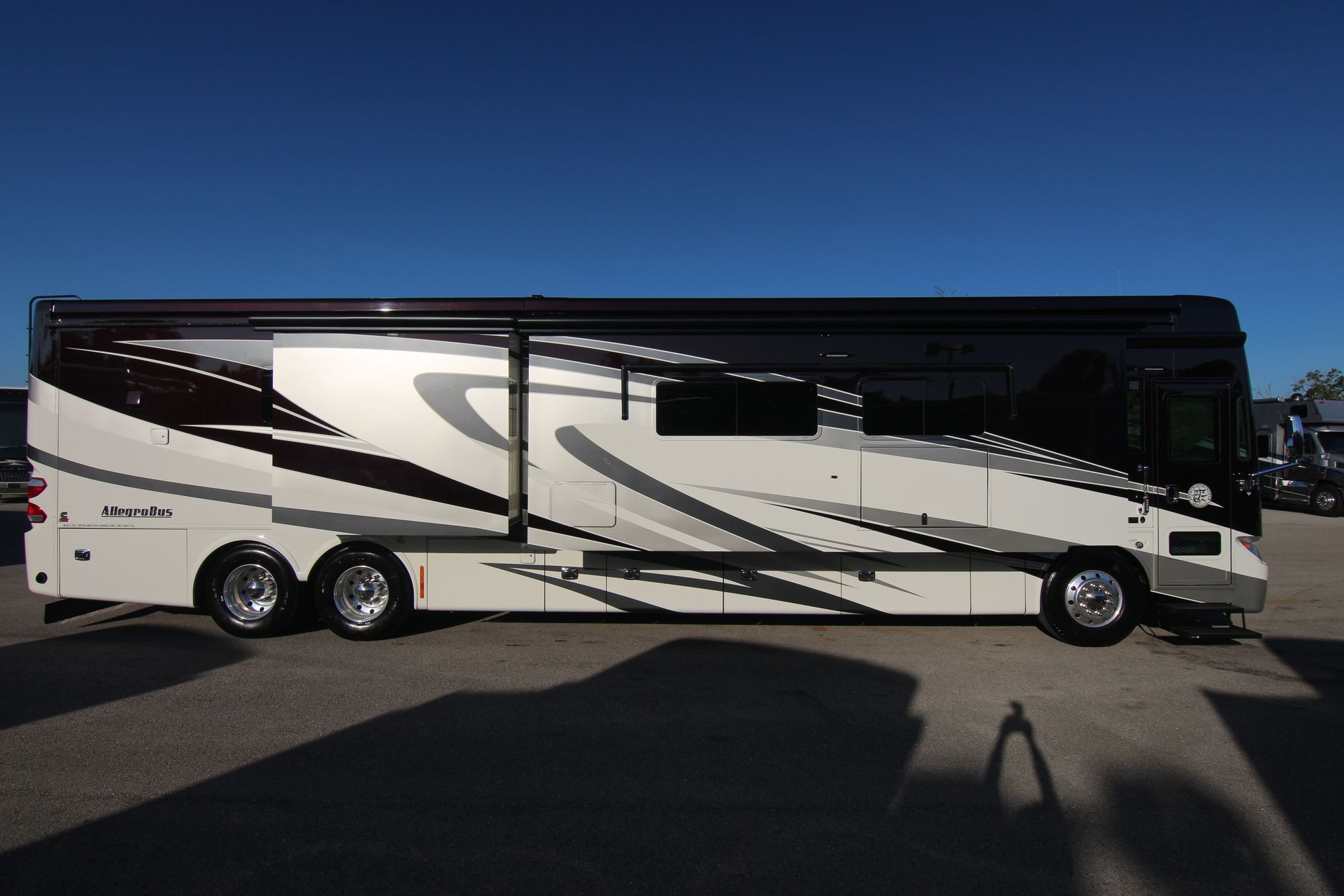 Used 2015 Tiffin Motor Homes Allegro Bus 45LP Class A  For Sale