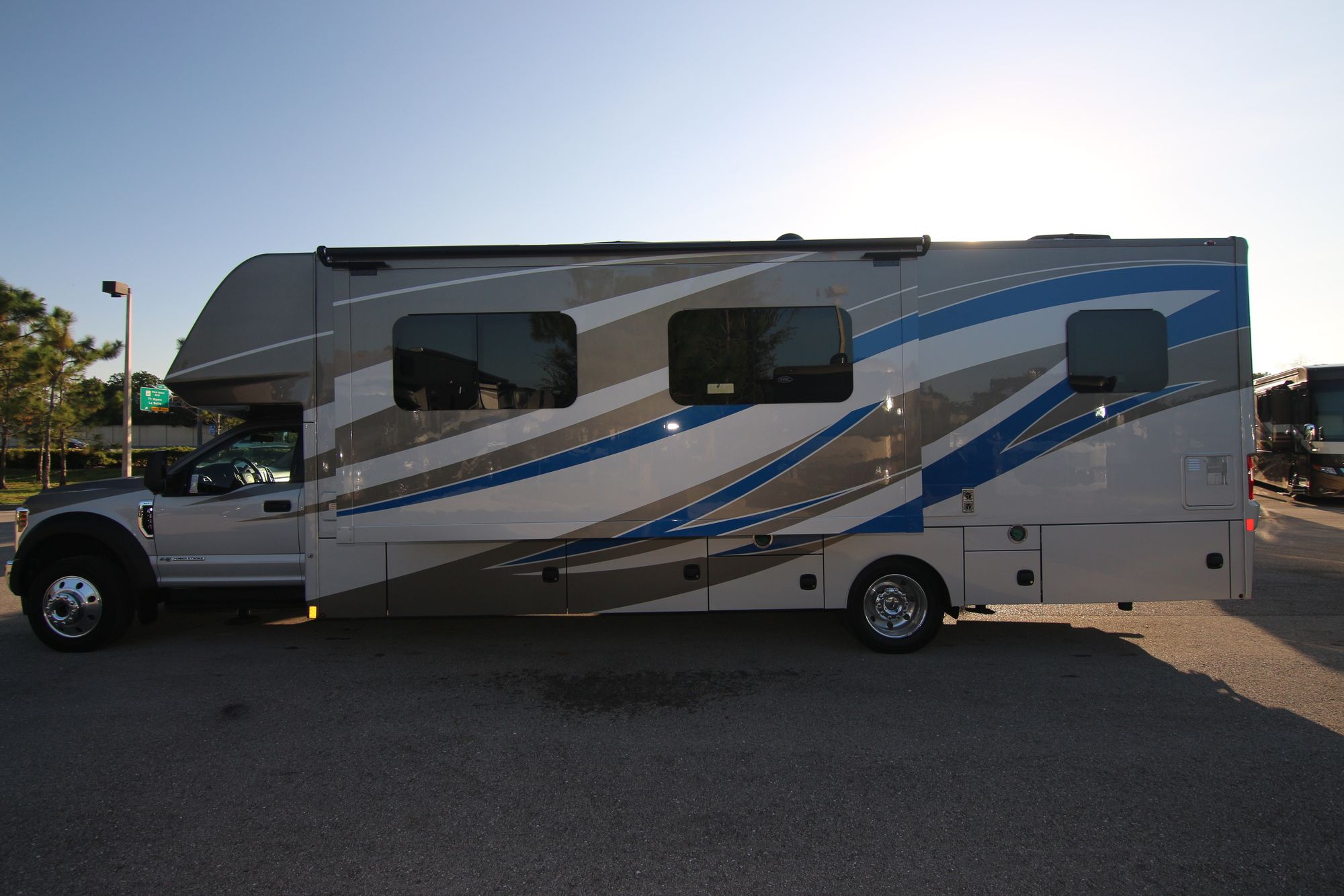 New 2020 Renegade Rv Veracruz 35MDS Class C  For Sale