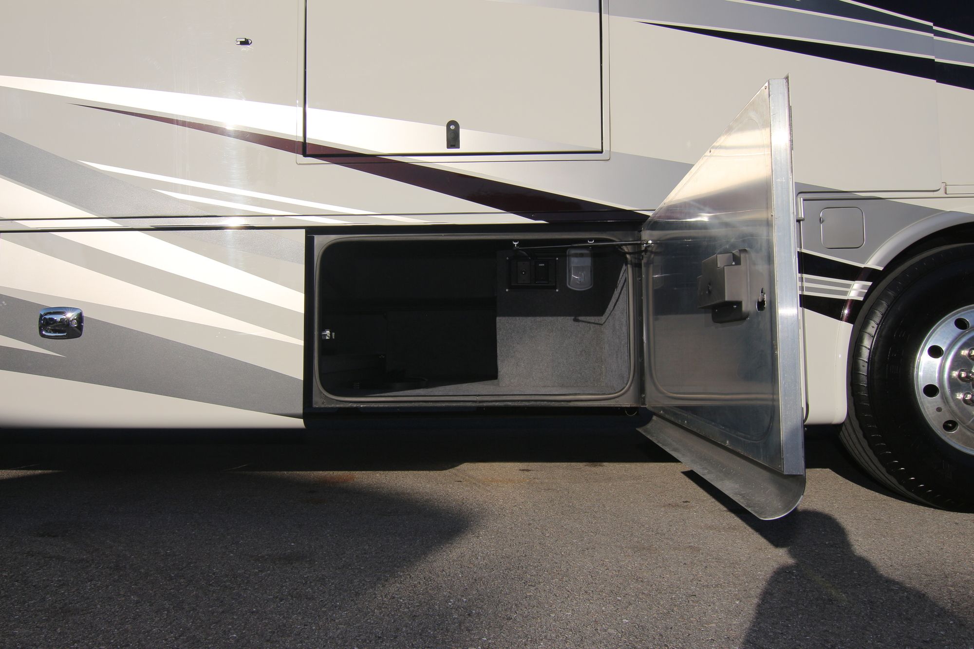 Used 2015 Tiffin Motor Homes Allegro Bus 45LP Class A  For Sale