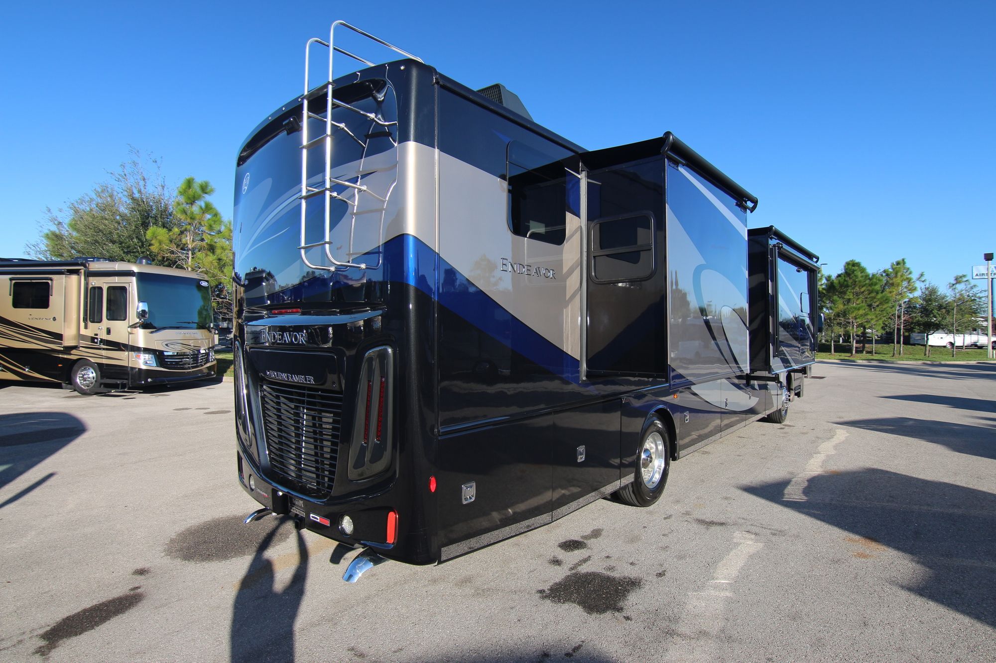 Used 2019 Holiday Rambler Endeavor 38K Class A  For Sale