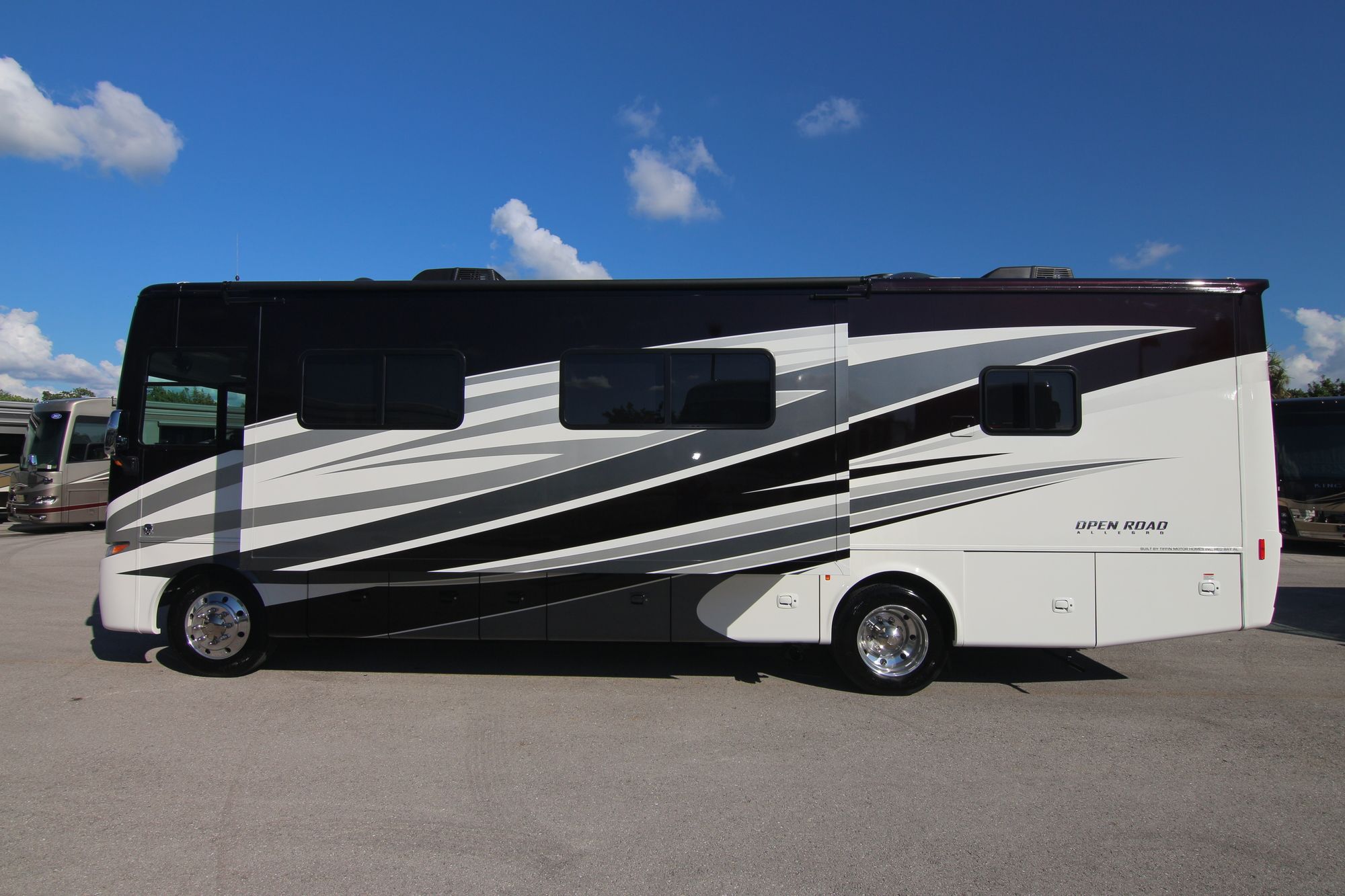 Used 2019 Tiffin Motor Homes Allegro 32SA Class A  For Sale