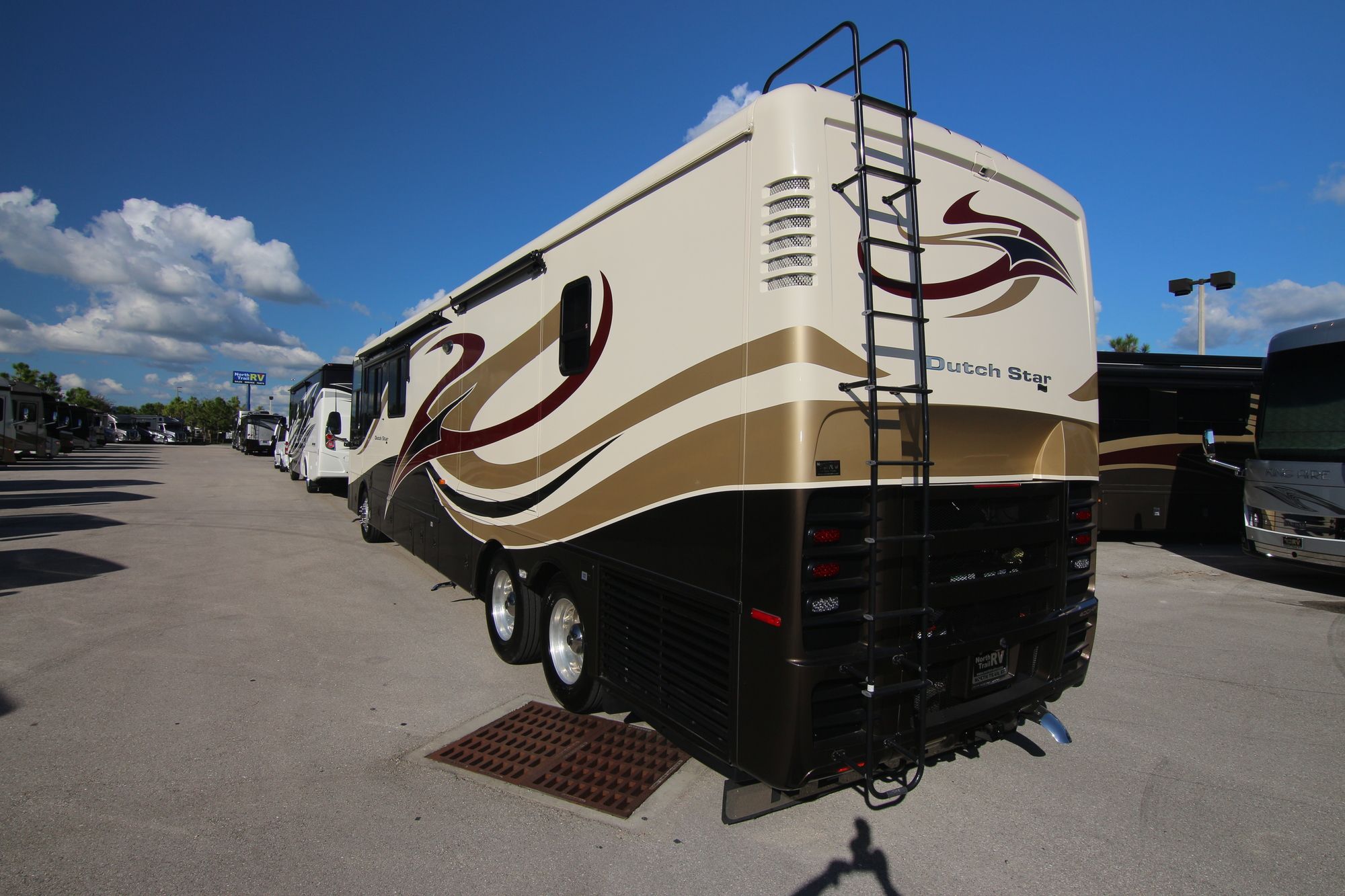 Used 2011 Newmar Dutch Star 4336 Class A  For Sale