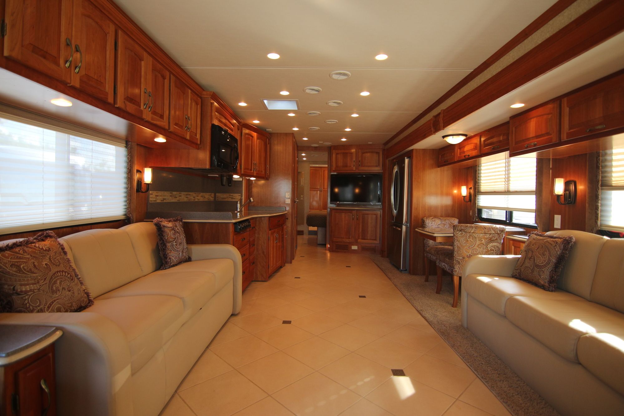 Used 2011 Newmar Dutch Star 4336 Class A  For Sale