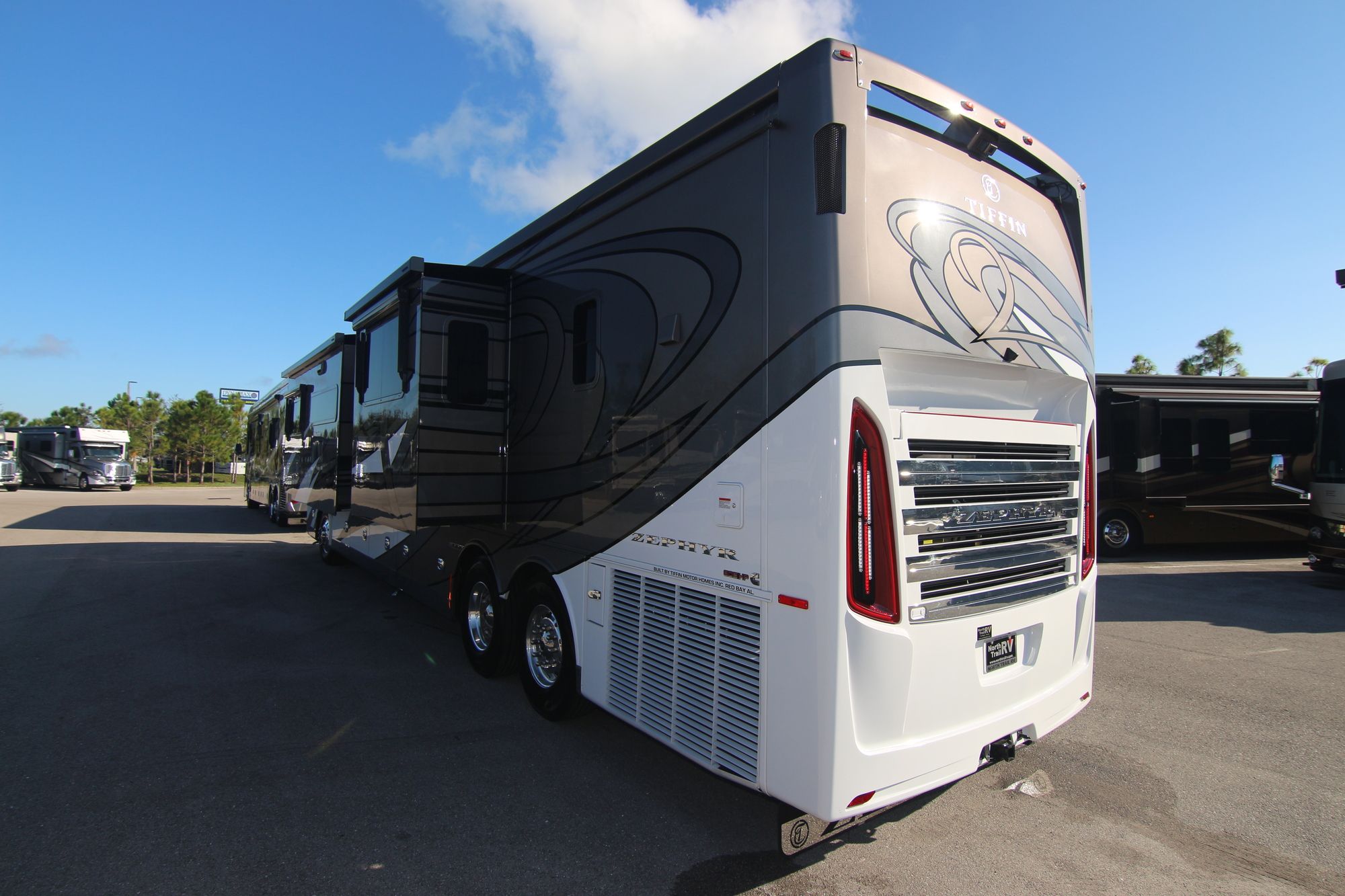 New 2020 Tiffin Motor Homes Zephyr 45PZ Class A  For Sale