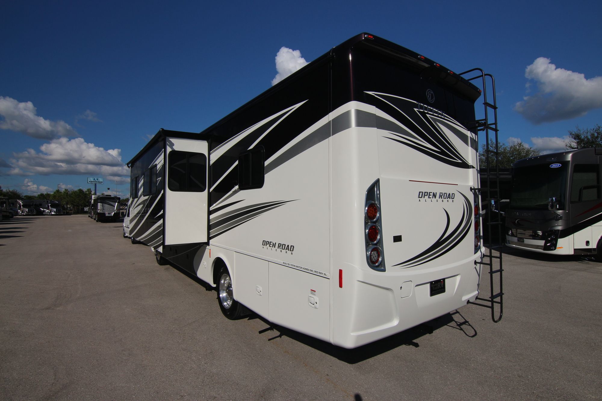 Used 2019 Tiffin Motor Homes Allegro 32SA Class A  For Sale