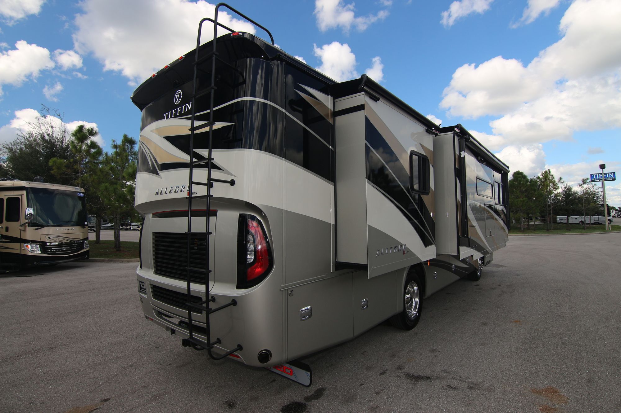 New 2020 Tiffin Motor Homes Allegro Red 33AA Class A  For Sale