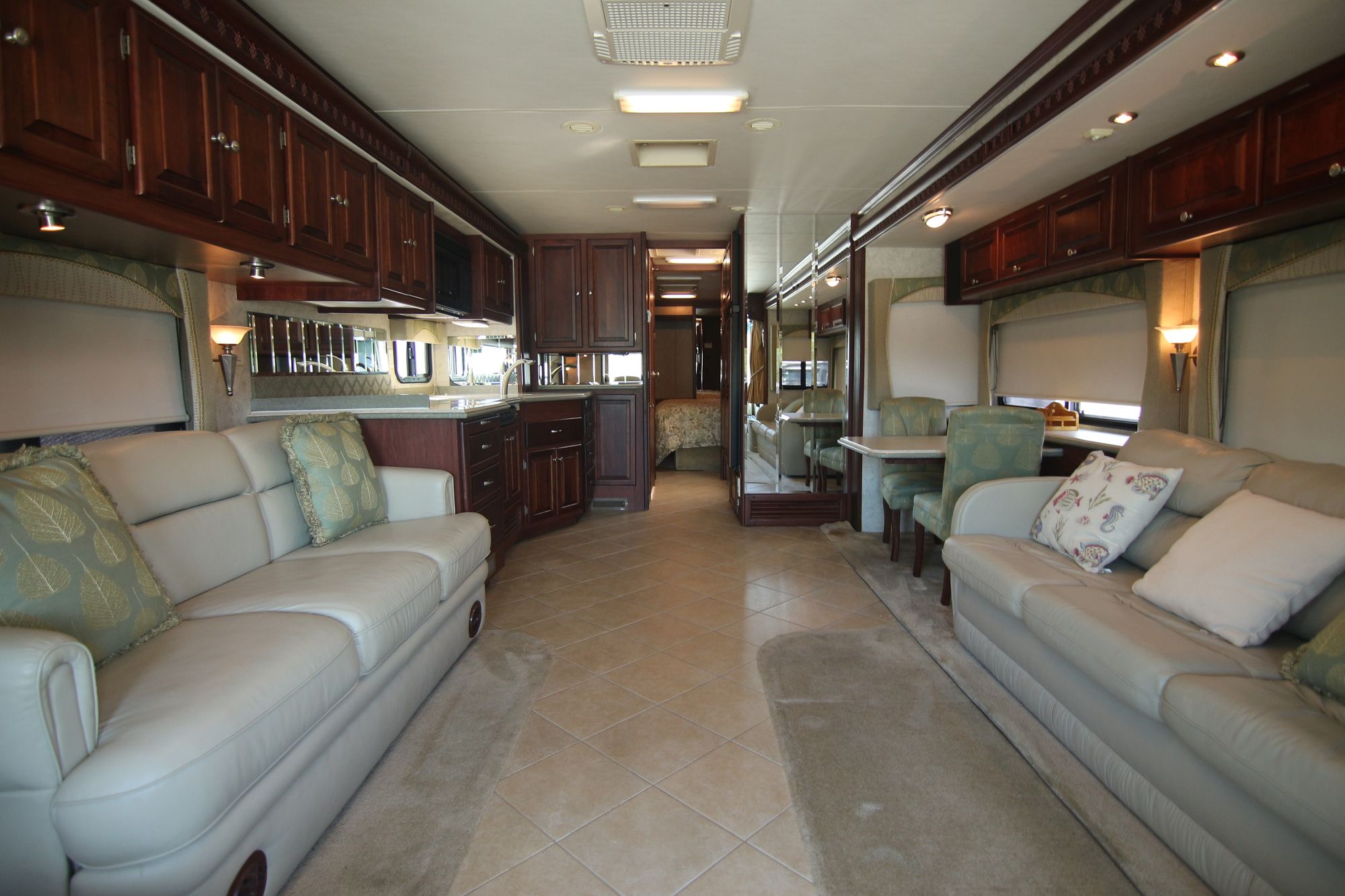 Used 2006 Tiffin Motor Homes Phaeton 40QDH Class A  For Sale