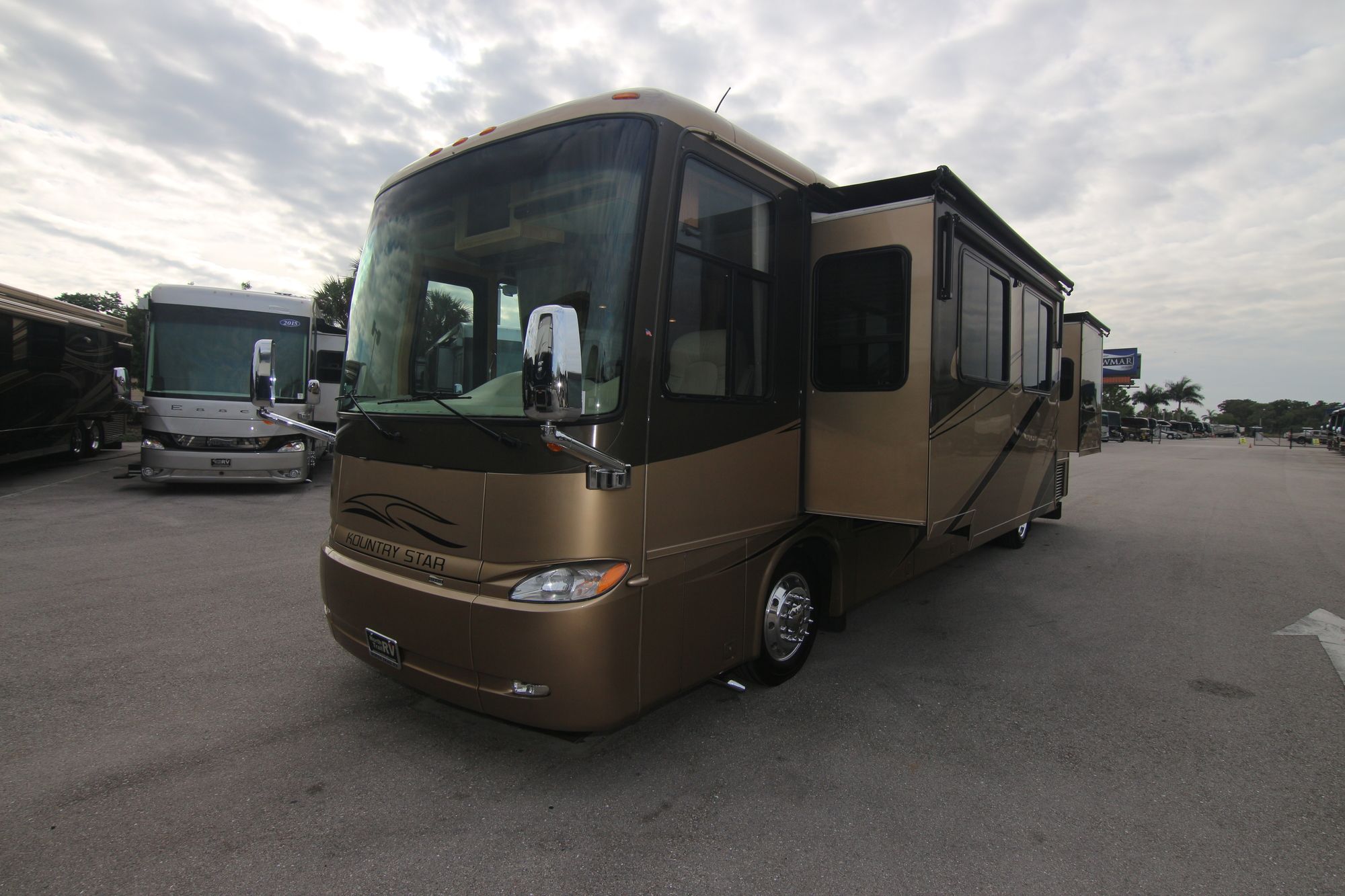 Used 2007 Newmar Kountry Star 3910 Class A  For Sale