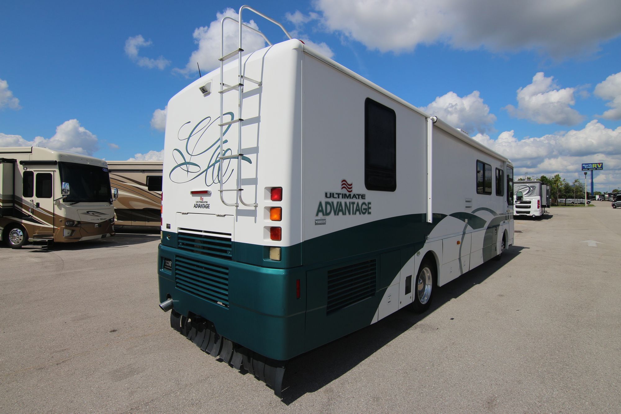 Used 1999 Winnebago Ultimate Advantage 38K Class A  For Sale