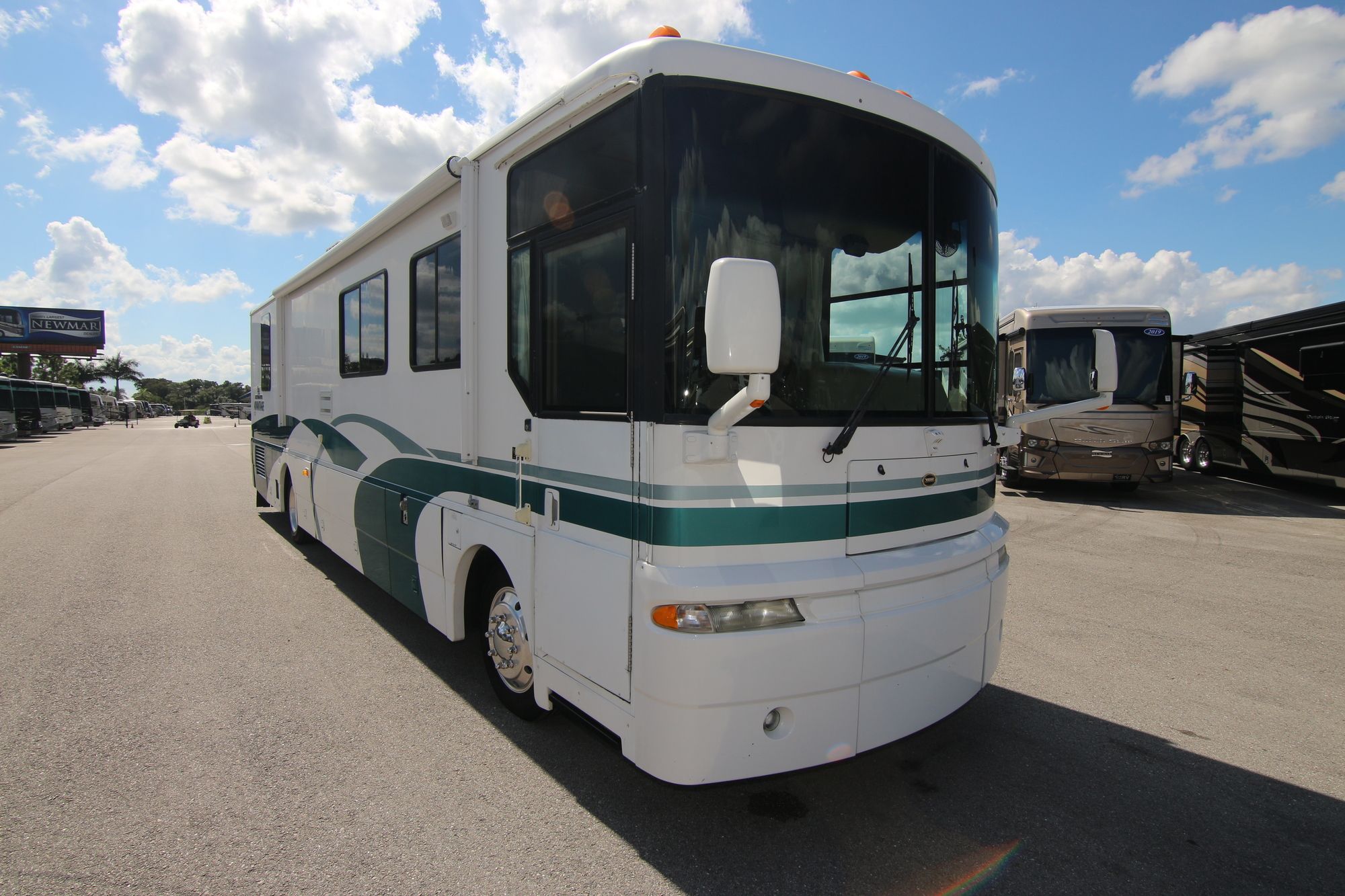 Used 1999 Winnebago Ultimate Advantage 38K Class A  For Sale