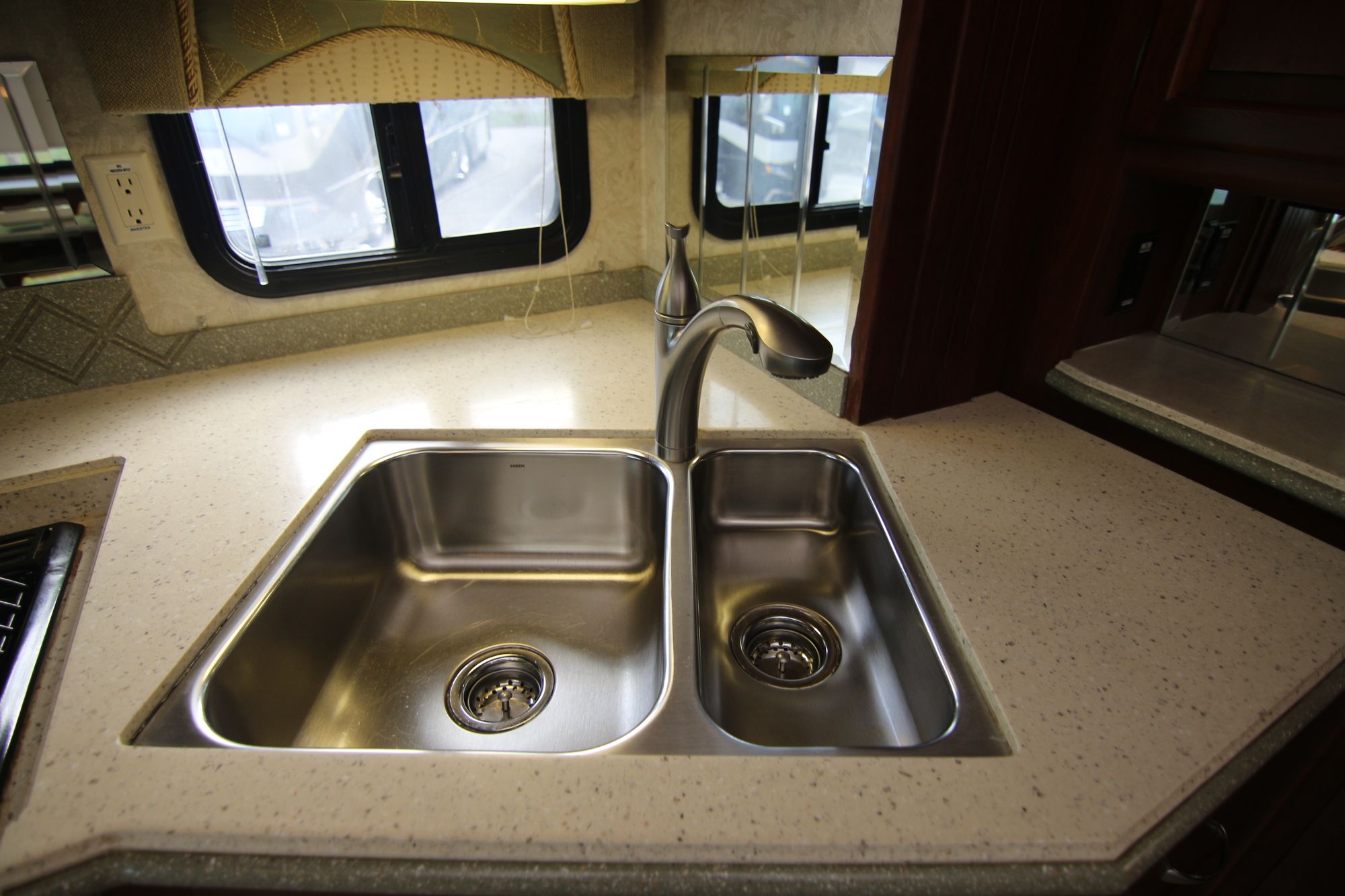 Used 2006 Tiffin Motor Homes Phaeton 40QDH Class A  For Sale