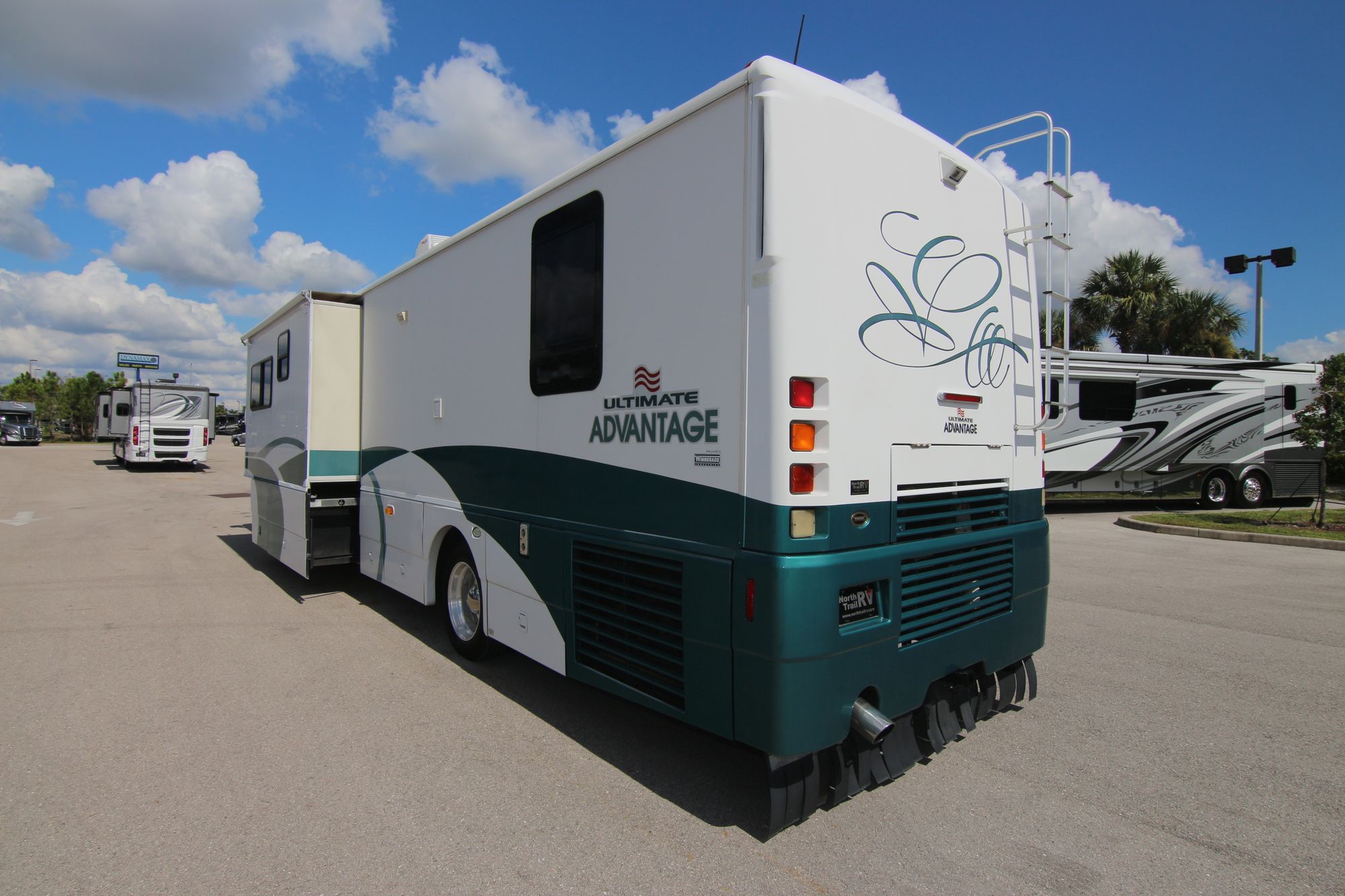 Used 1999 Winnebago Ultimate Advantage 38K Class A  For Sale