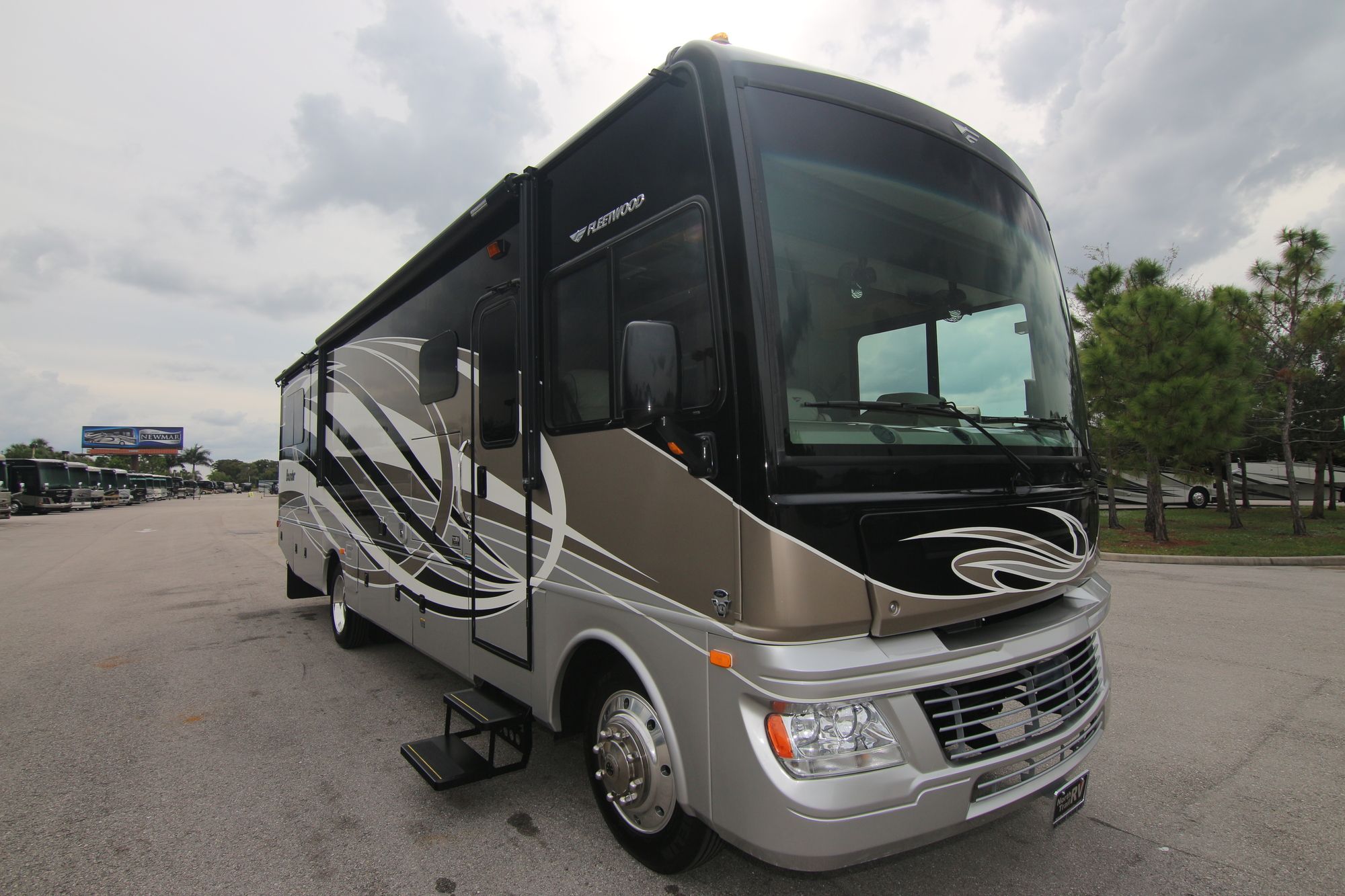 Used 2015 Fleetwood Bounder 33C Class A  For Sale