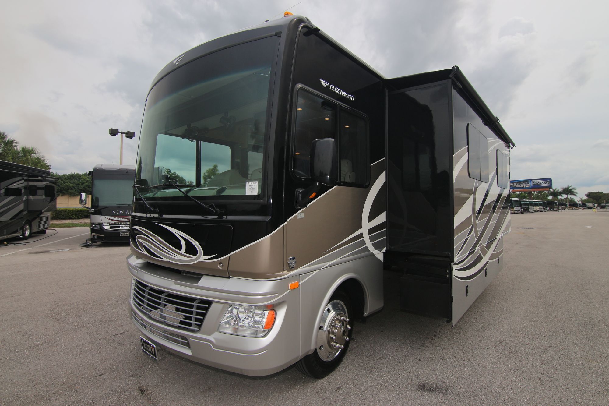 Used 2015 Fleetwood Bounder 33C Class A  For Sale