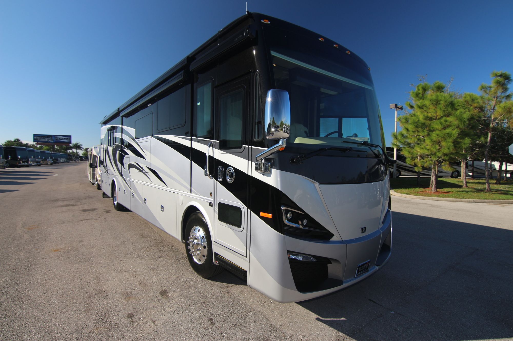 New 2020 Tiffin Motor Homes Phaeton 40IH Class A  For Sale