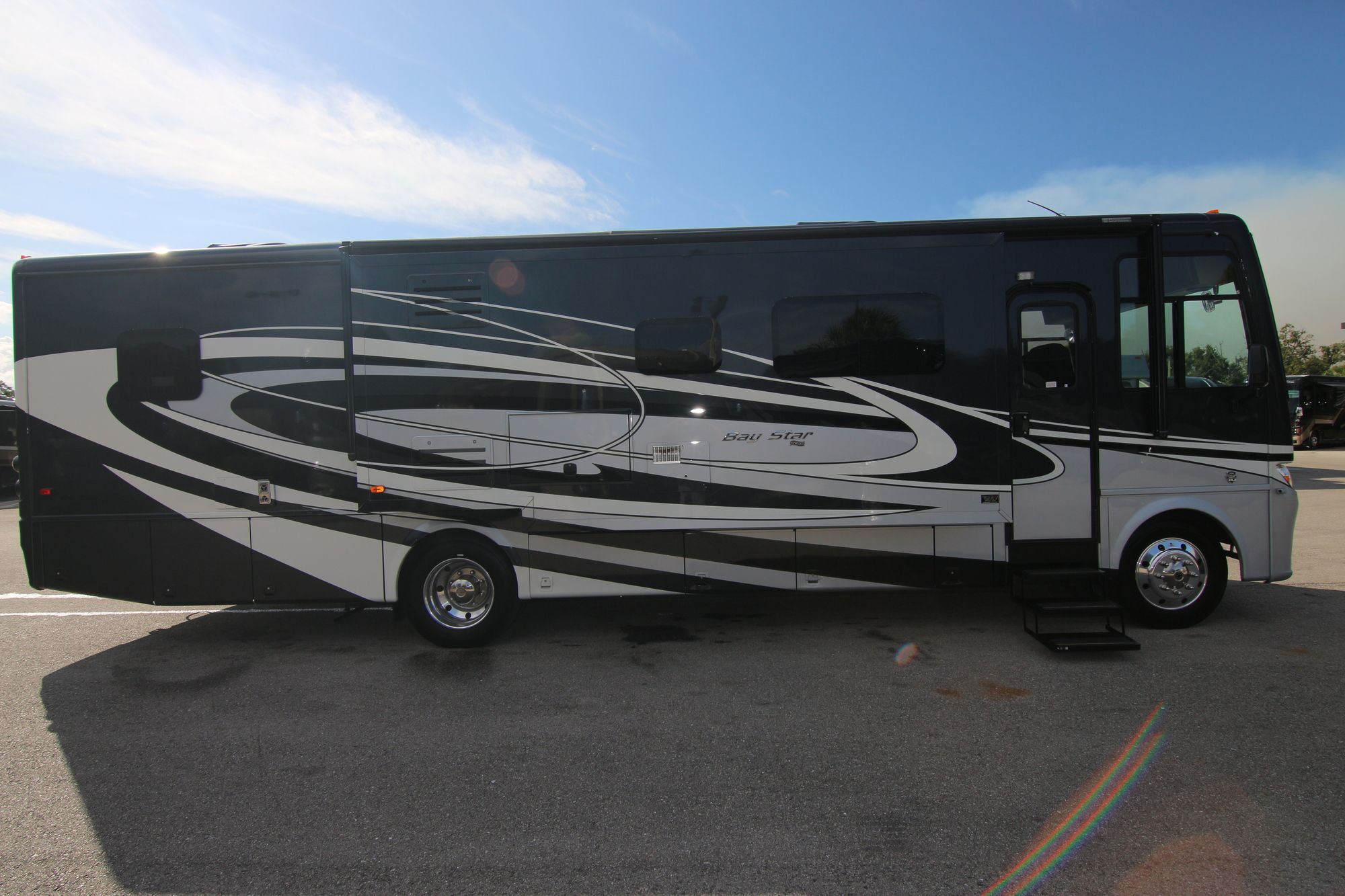 Used 2017 Newmar Baystar 3518 Class A  For Sale