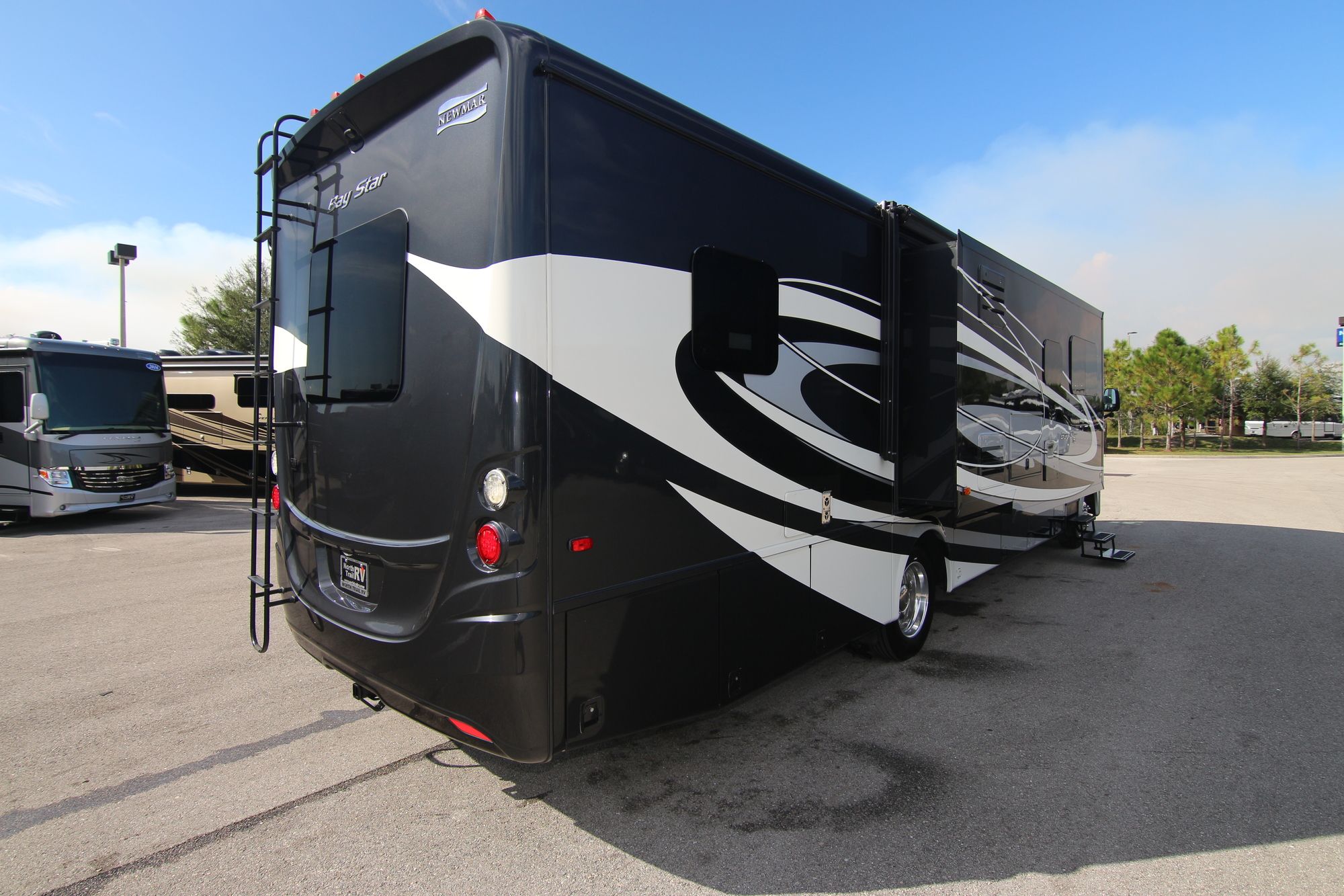 Used 2017 Newmar Baystar 3518 Class A  For Sale