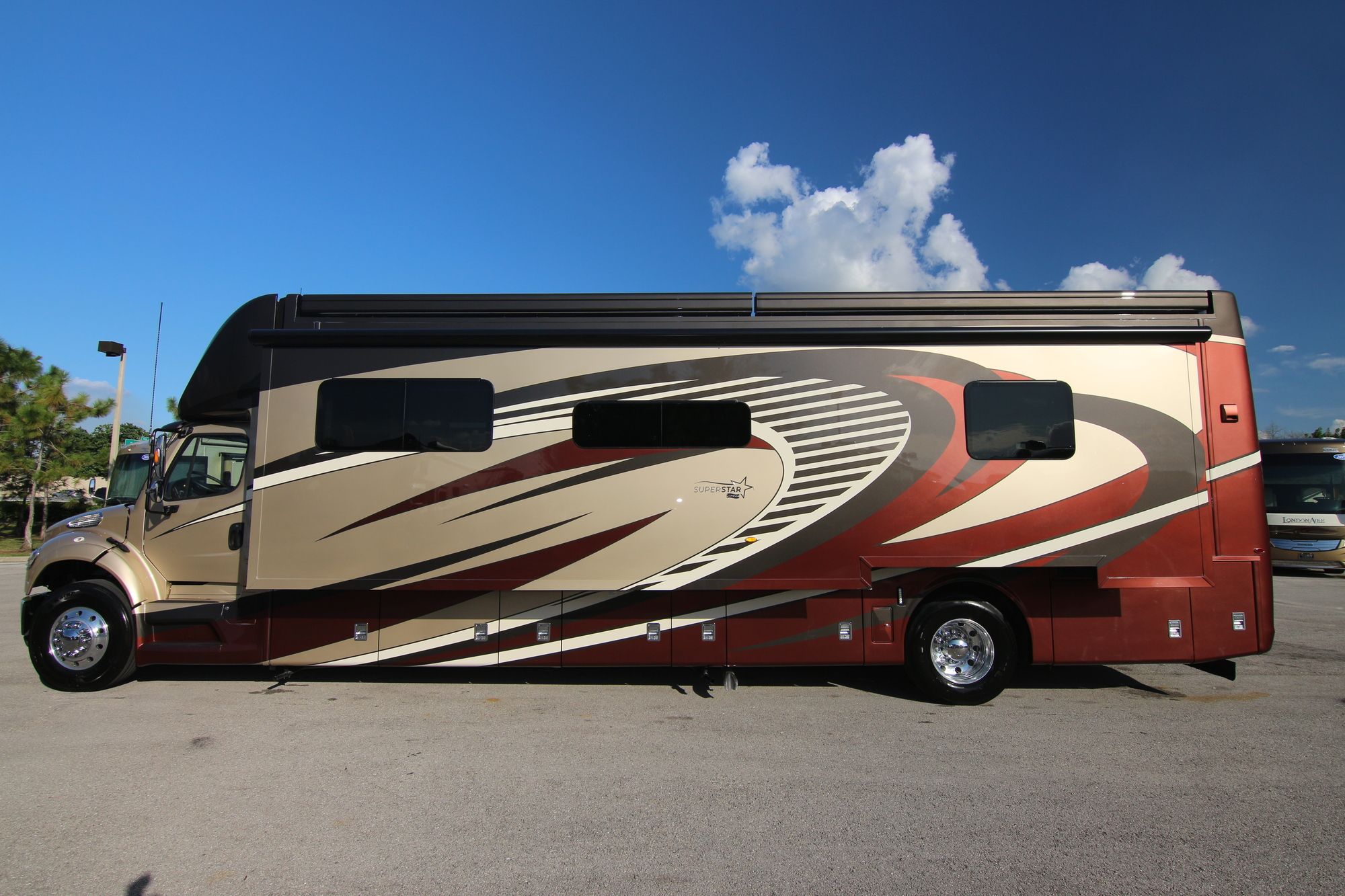 New 2020 Newmar Super Star 4061 Super C  For Sale