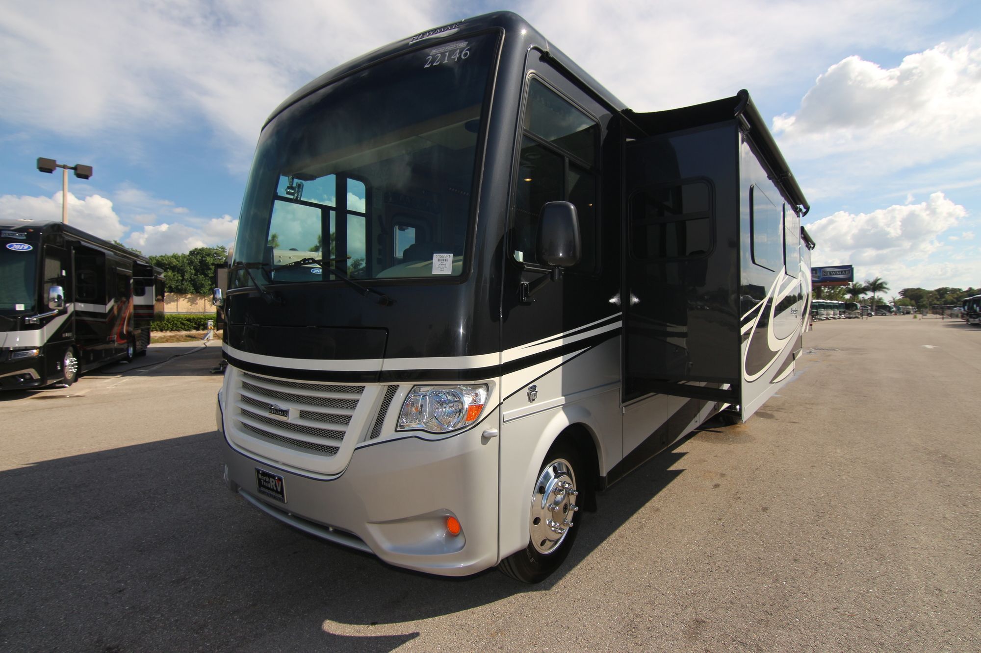 Used 2017 Newmar Baystar 3518 Class A  For Sale