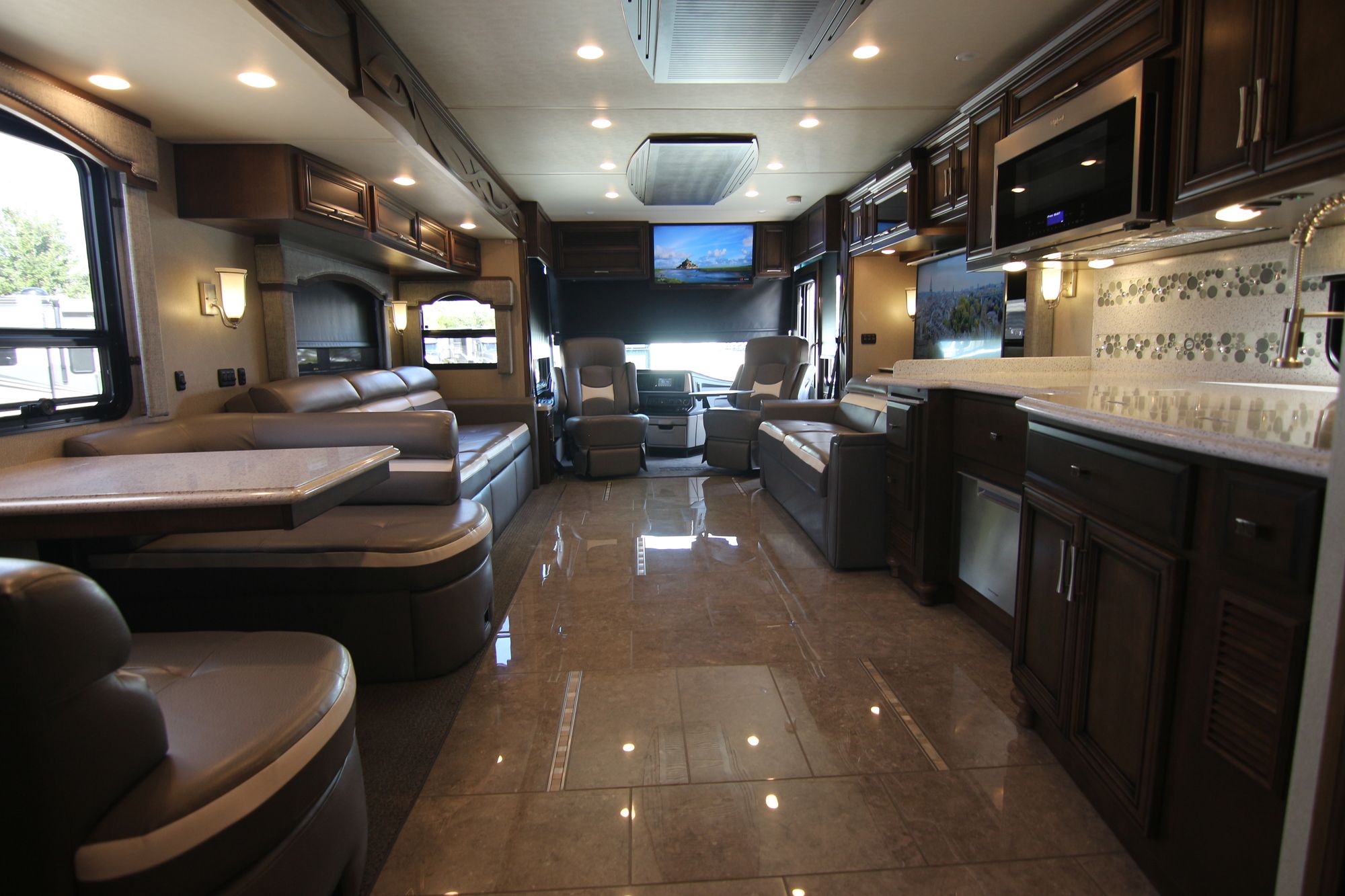 Used 2018 Newmar Ventana 4037 Class A  For Sale