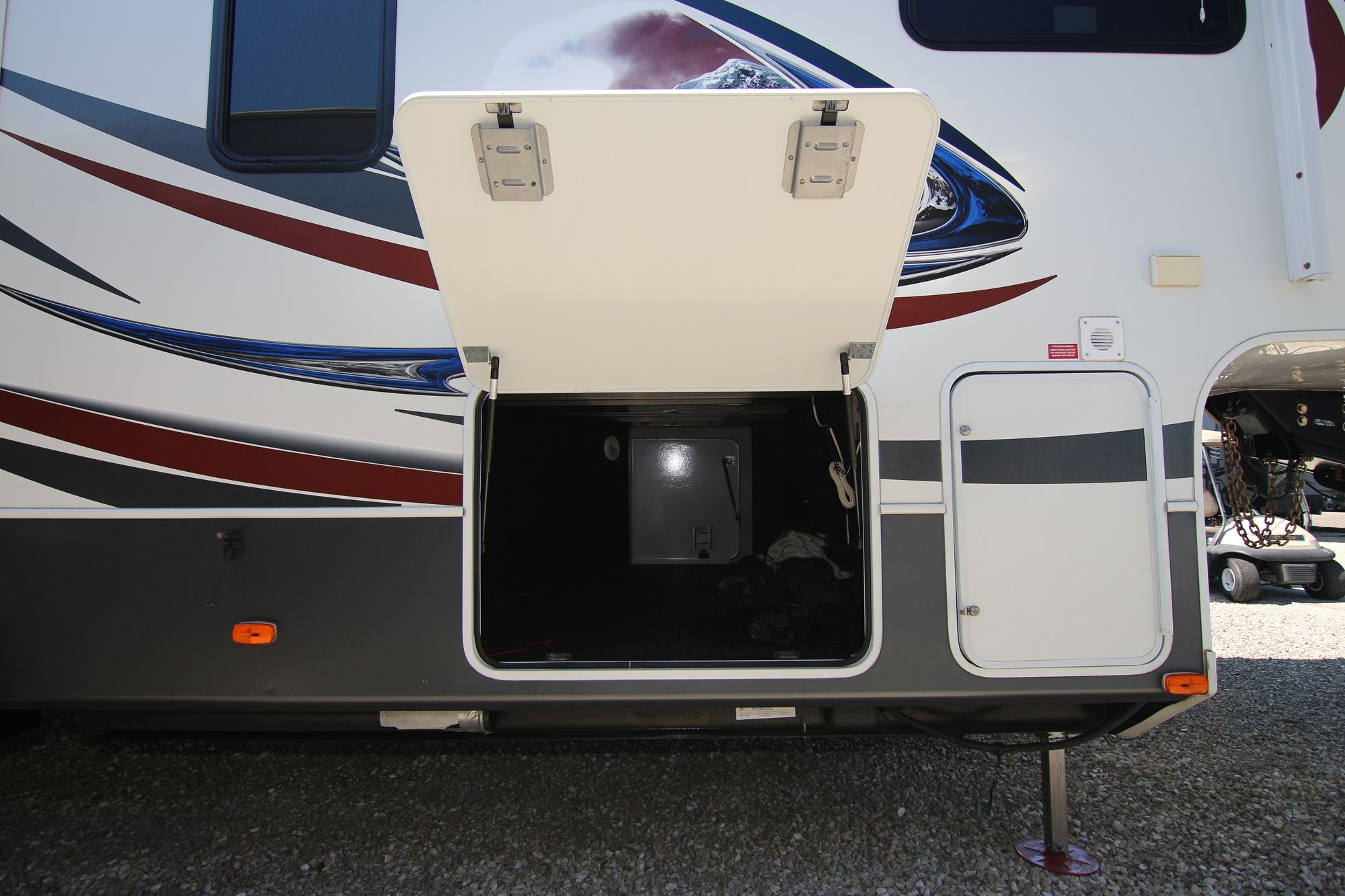 Used 2014 Keystone Avalanche 341TG Fifth Wheel  For Sale