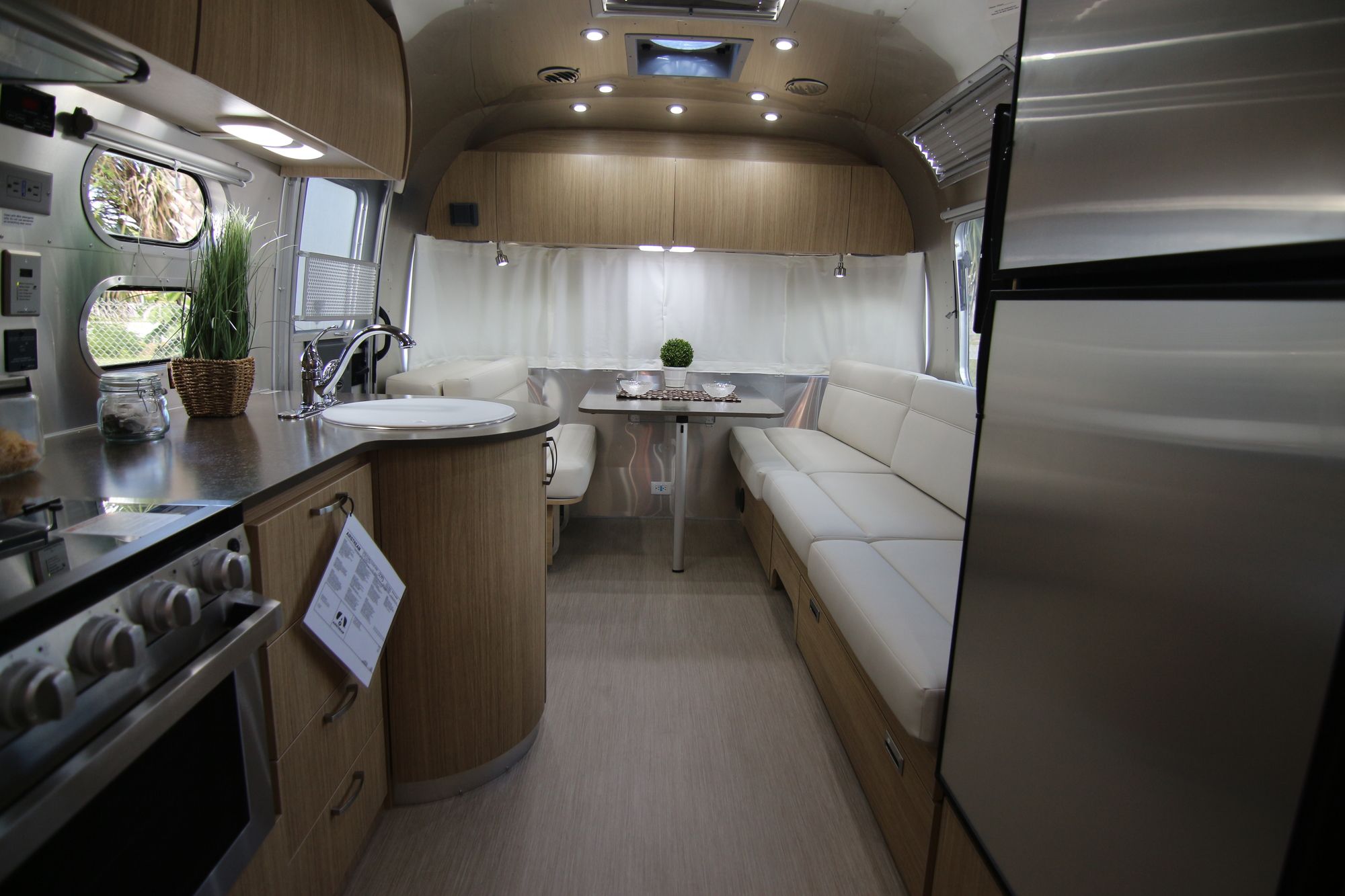 New 2020 Airstream Flying Cloud 27FB Travel Trailer  For Sale