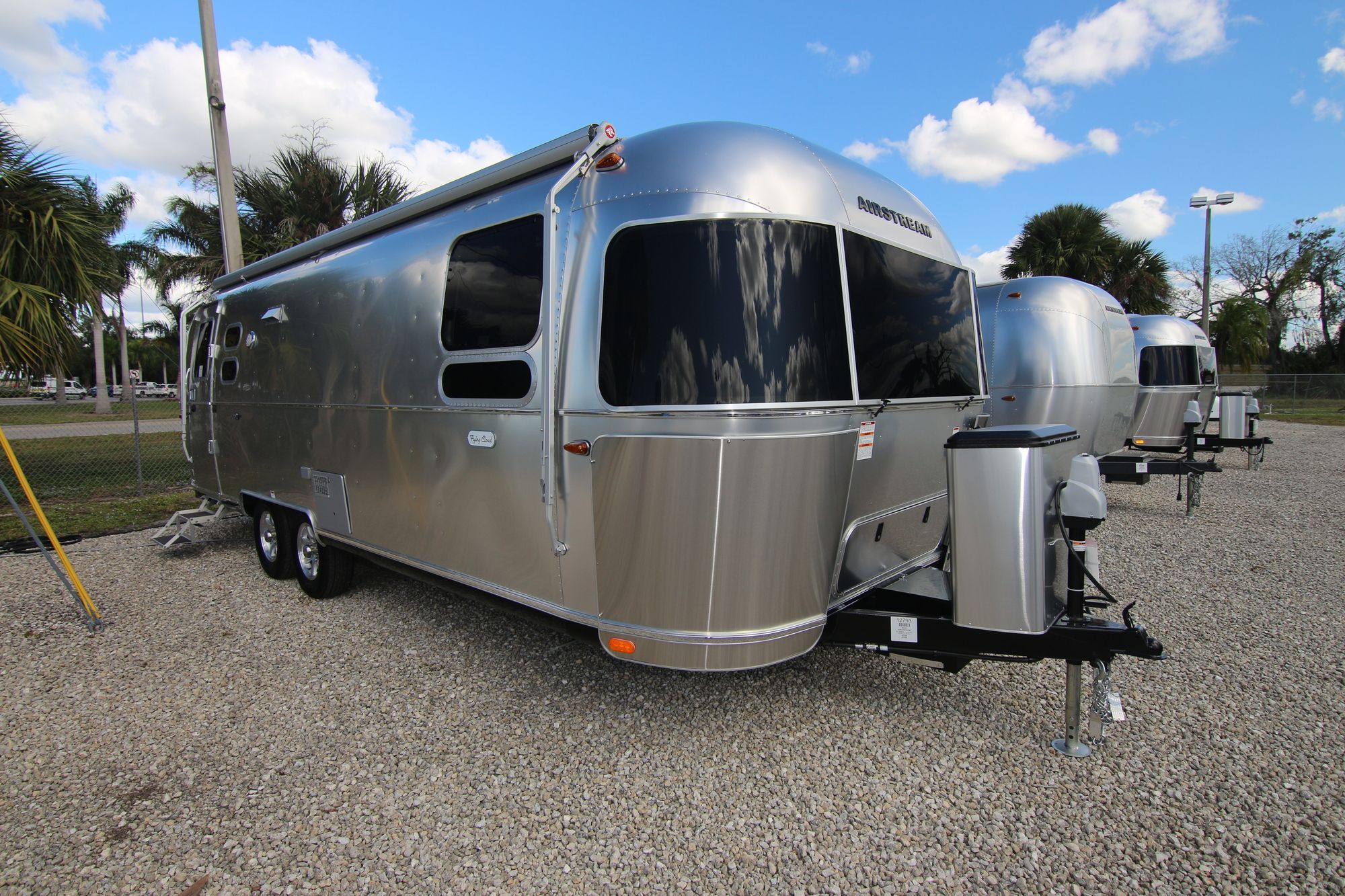 New 2020 Airstream Flying Cloud 27FB Travel Trailer  For Sale