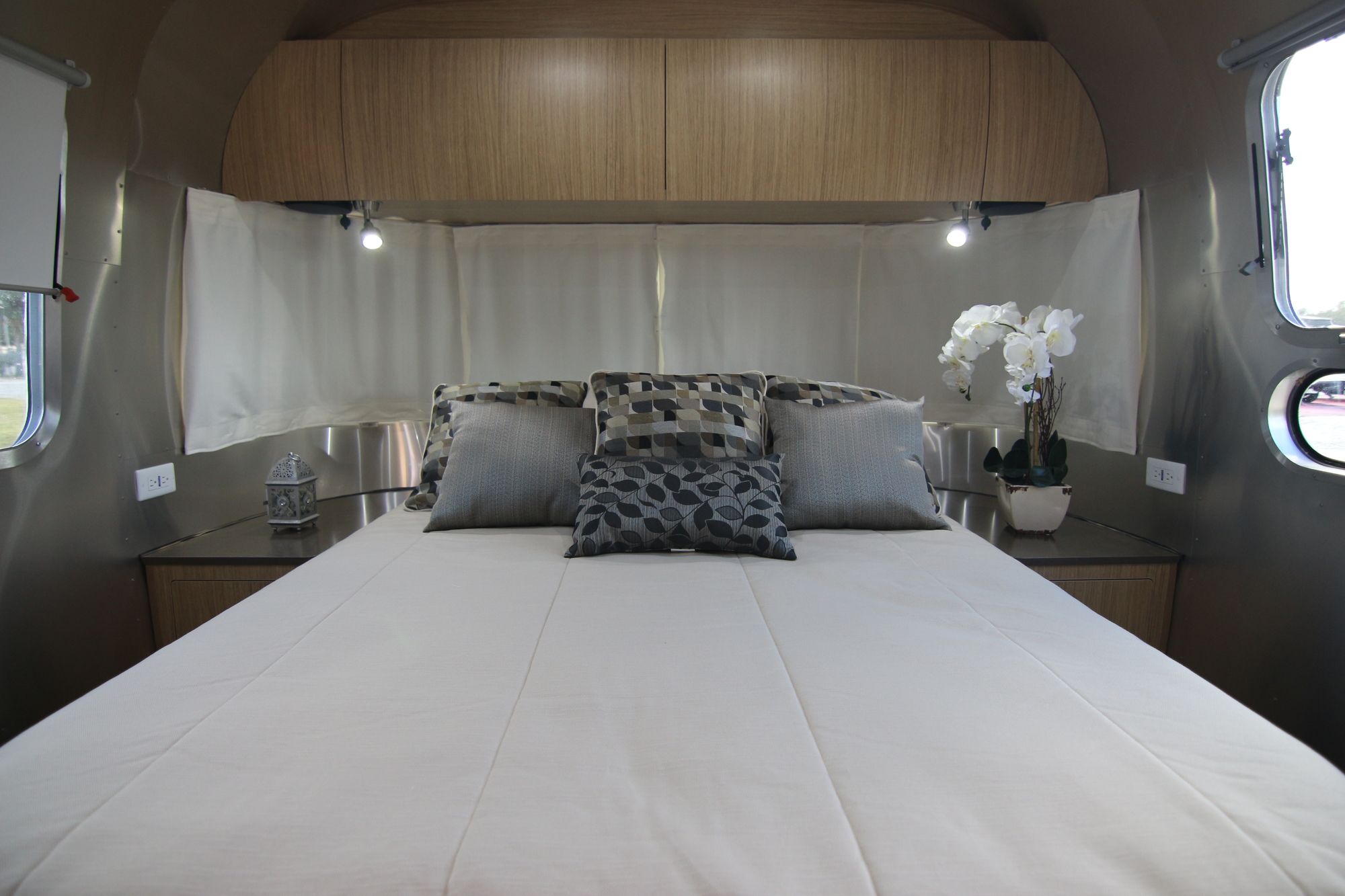 New 2020 Airstream Flying Cloud 27FB Travel Trailer  For Sale
