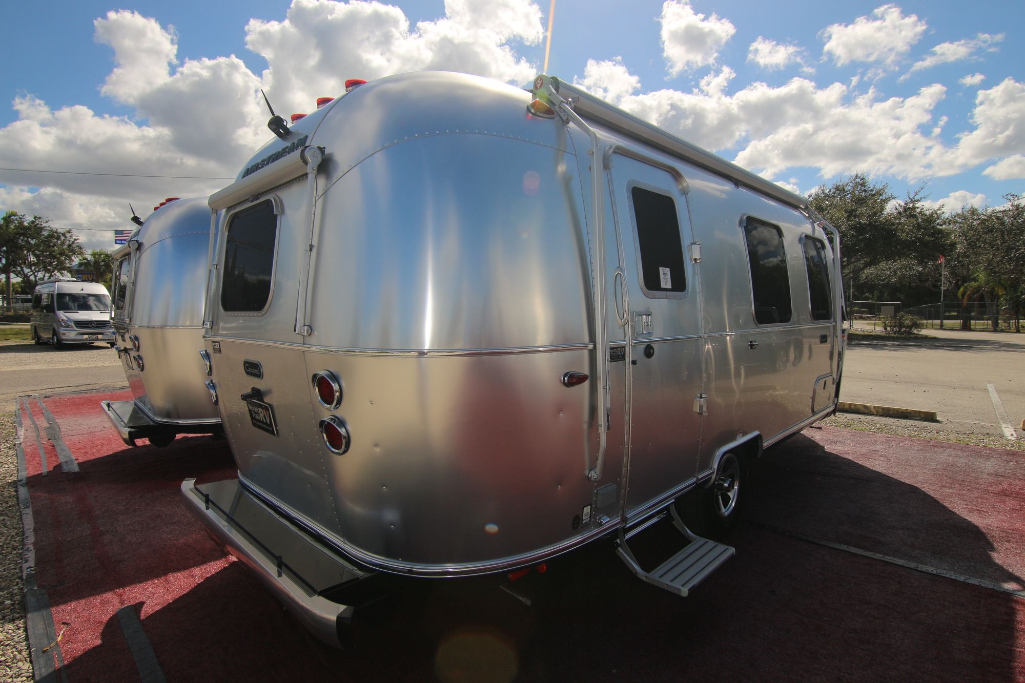 New 2020 Airstream Caravel 22FB Travel Trailer  For Sale