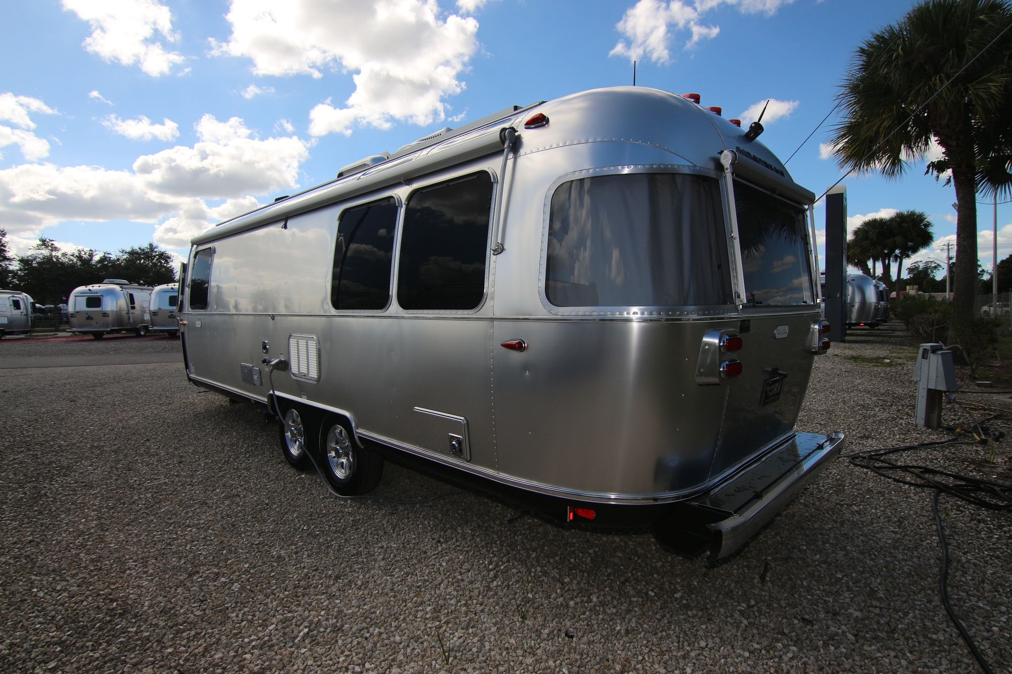 New 2020 Airstream Flying Cloud 27FB Travel Trailer  For Sale