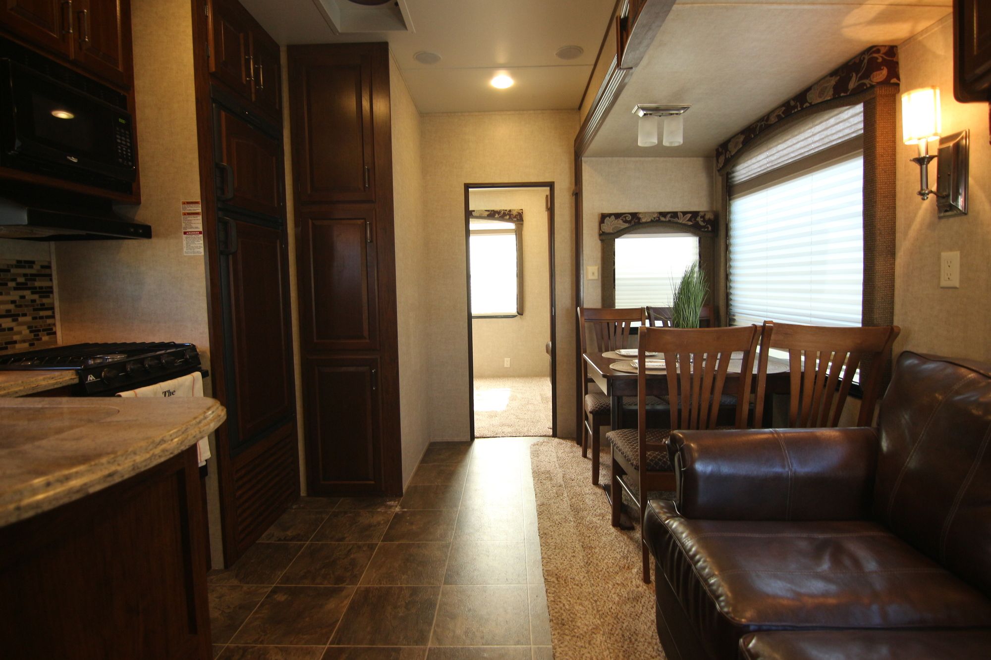 Used 2014 Keystone Avalanche 341TG Fifth Wheel  For Sale