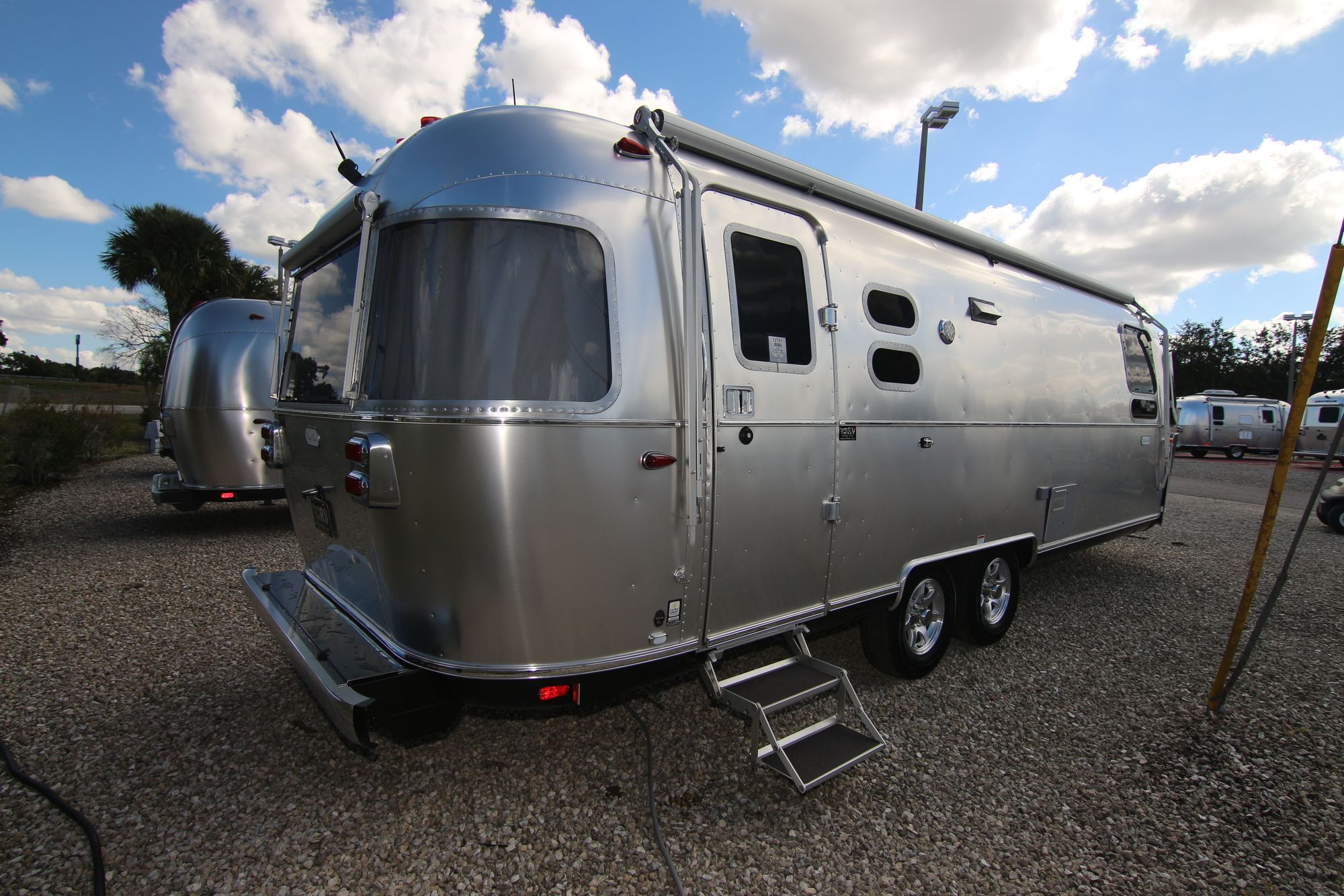 New 2020 Airstream Flying Cloud 27FB Travel Trailer  For Sale
