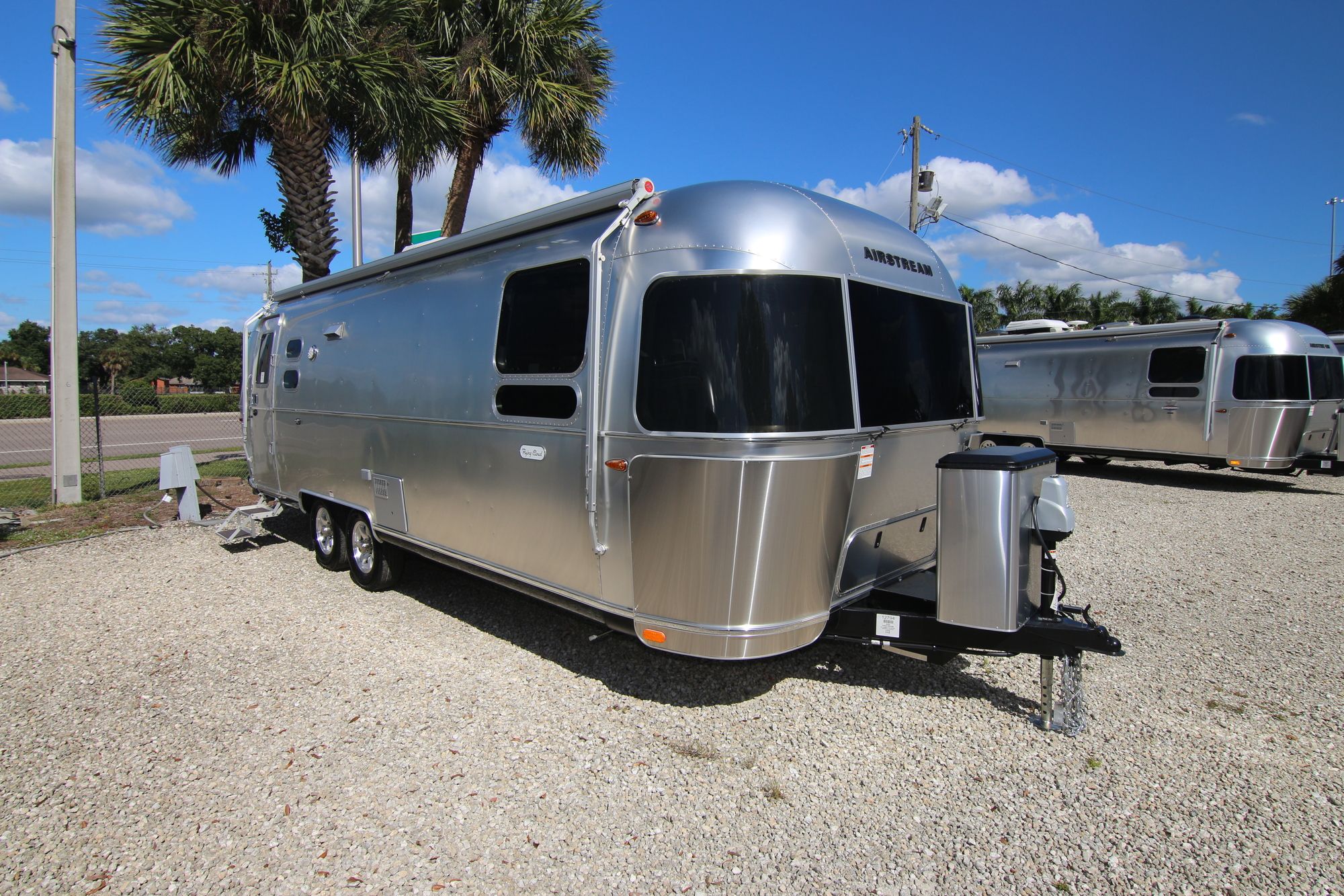 New 2020 Airstream Flying Cloud 27FB Travel Trailer  For Sale