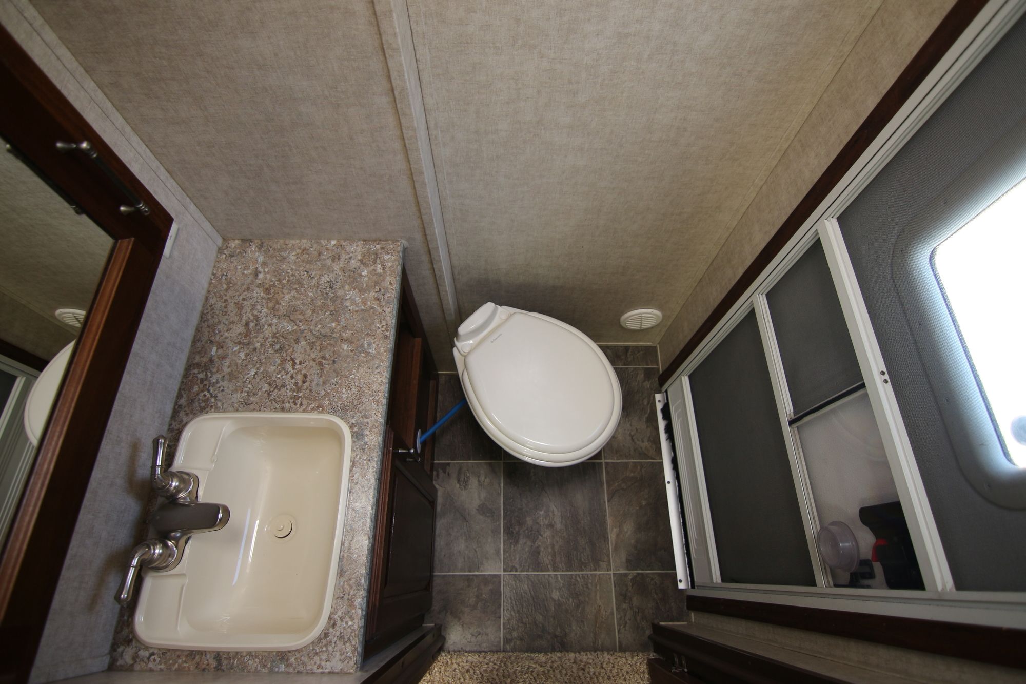 Used 2014 Keystone Avalanche 341TG Fifth Wheel  For Sale