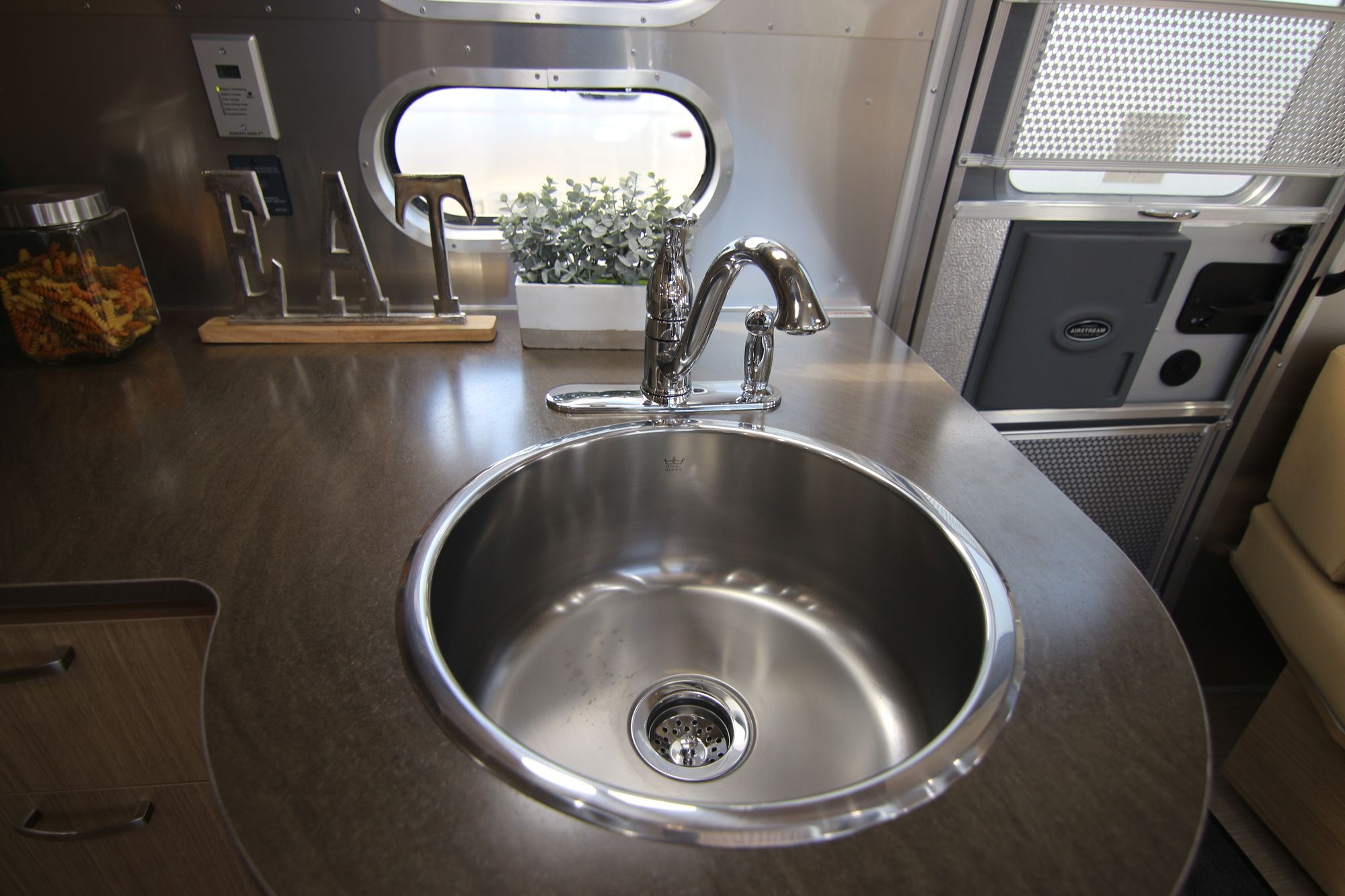 New 2020 Airstream Flying Cloud 27FB Travel Trailer  For Sale
