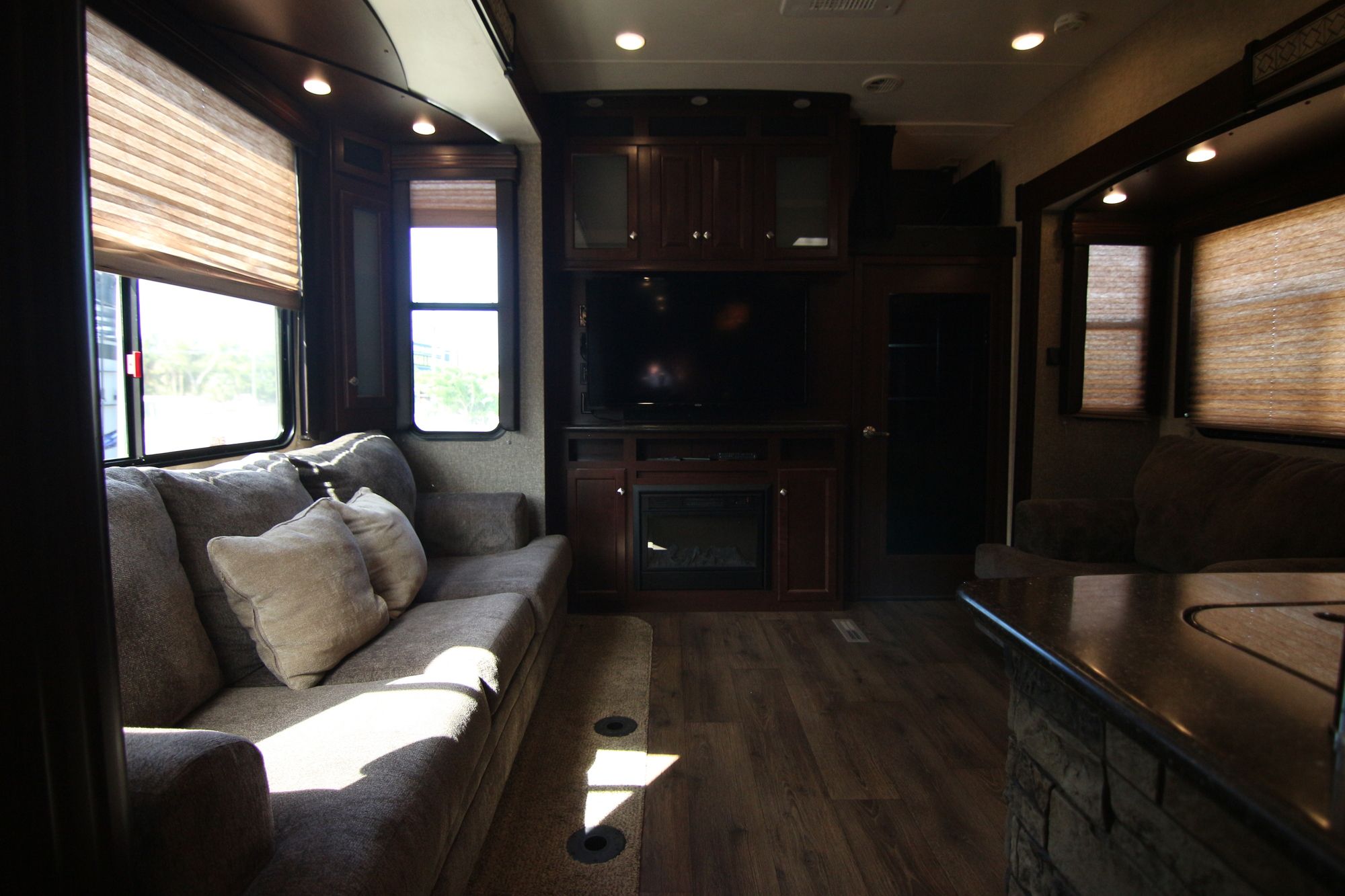 Used 2015 Heartland Rv Road Warrior 355 Fifth Wheel  For Sale