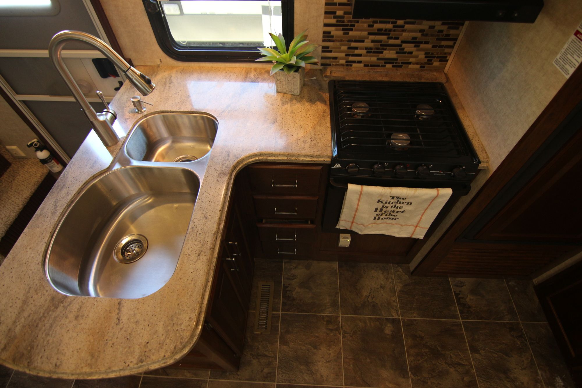 Used 2014 Keystone Avalanche 341TG Fifth Wheel  For Sale