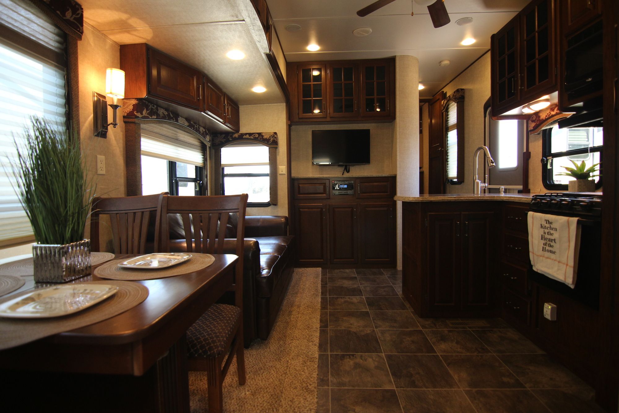 Used 2014 Keystone Avalanche 341TG Fifth Wheel  For Sale